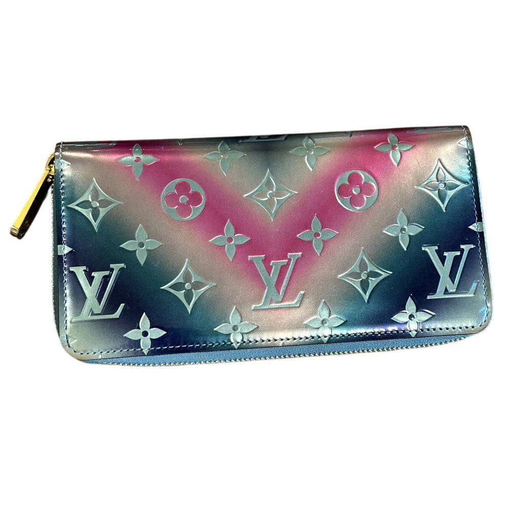 LOUIS VUITTON Monogram Vernis Valentine's Day 2020 Zippy Wallet