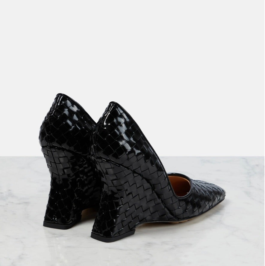 Bottega Veneta Comet Slip On Woven Wedge Pumps - Size 41 - NWT