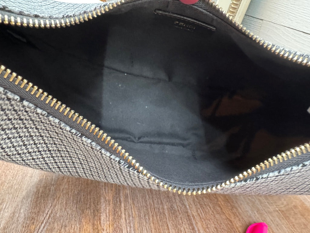 7485 - Fendi Fendigraphy Small Hobo Bag