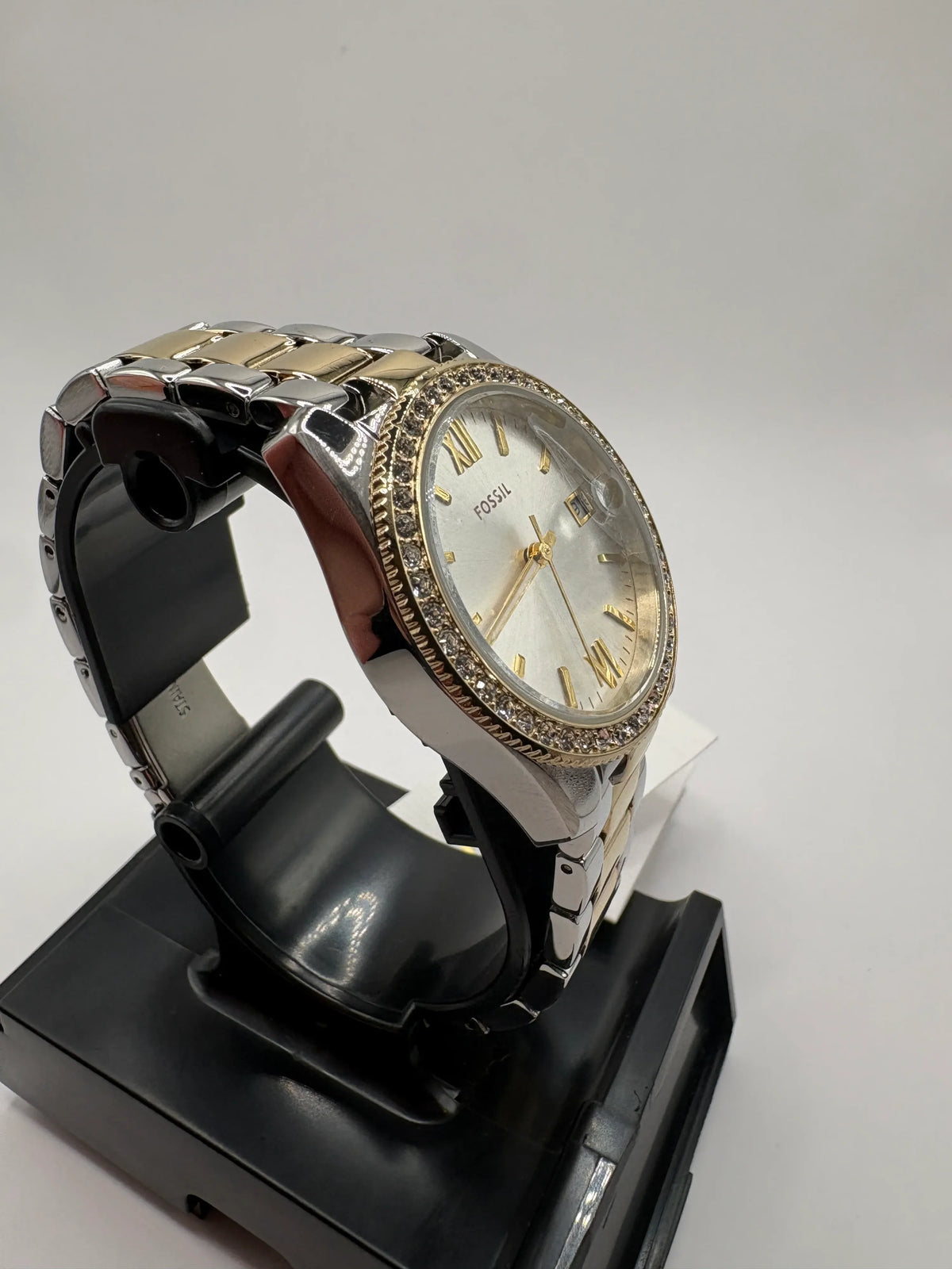 Fossil Scarlette ES4319 Women's Two-Tone Crystal Bezel Date Watch - Image 2