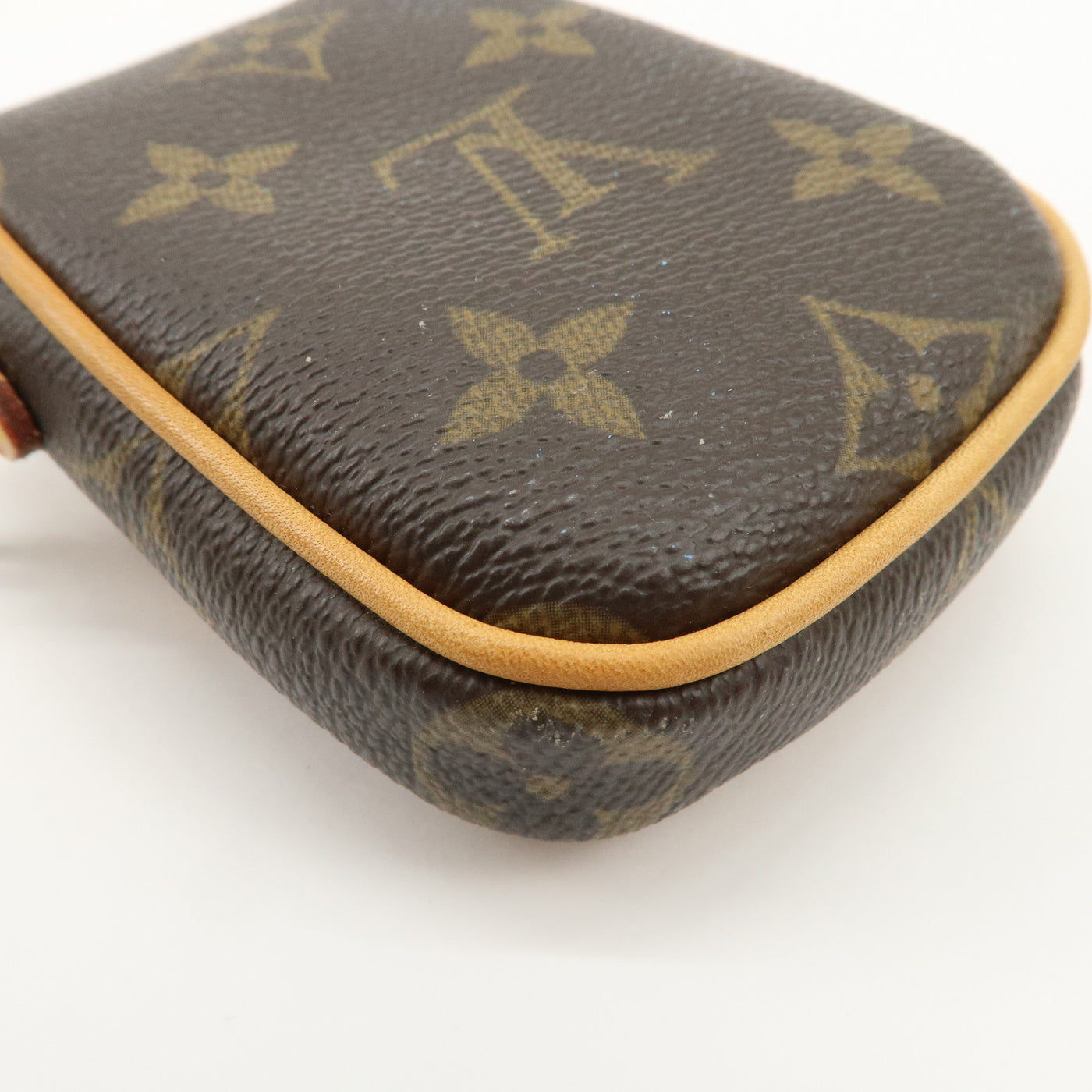 6681 - Louis Vuitton Monogram Pochette Tulum