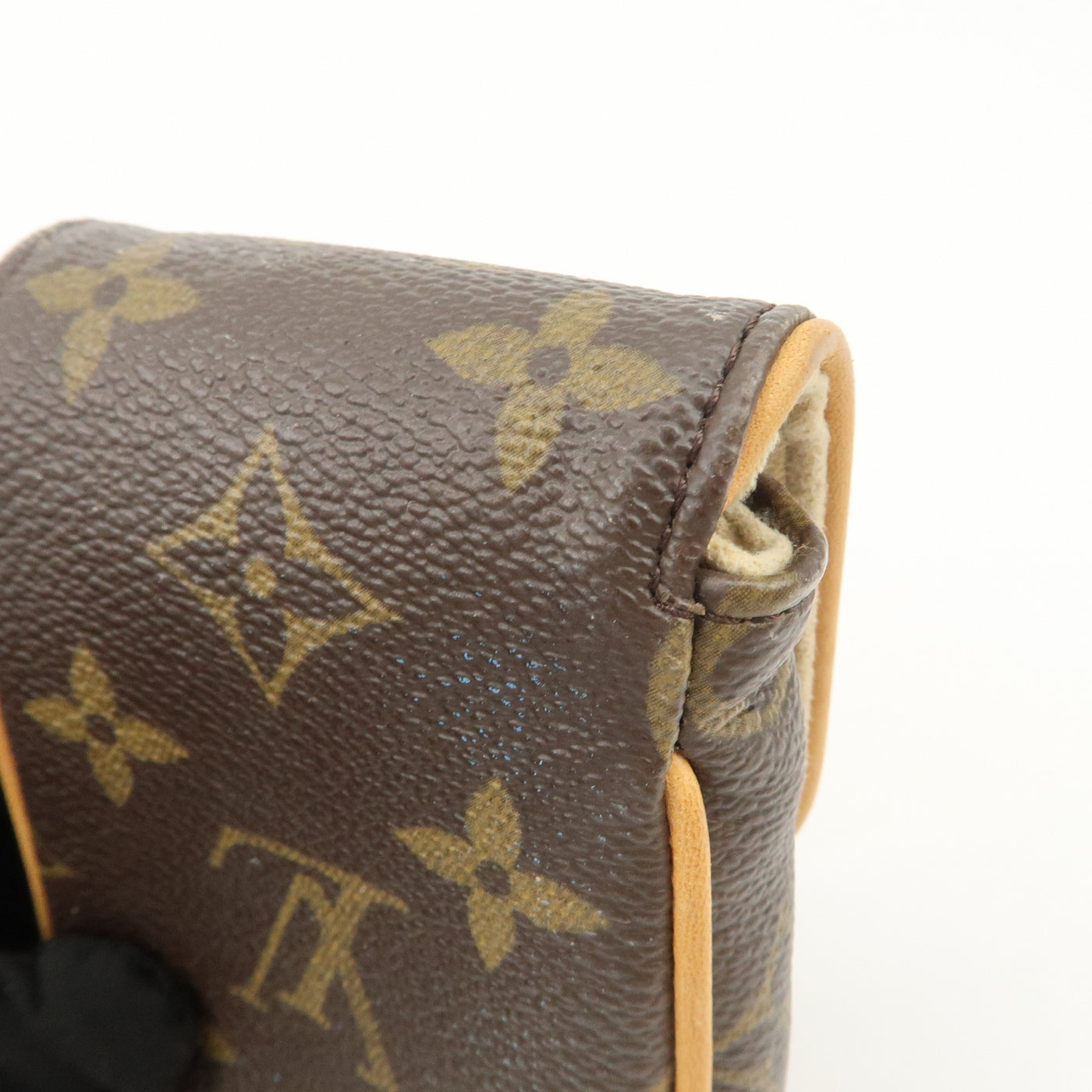 6681 - Louis Vuitton Monogram Pochette Tulum