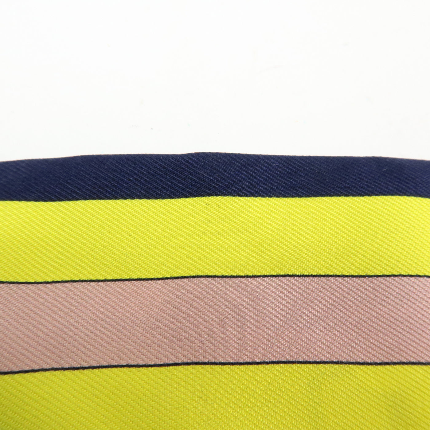 6645 - Hermes 100% Twilly Scarf Rocabar