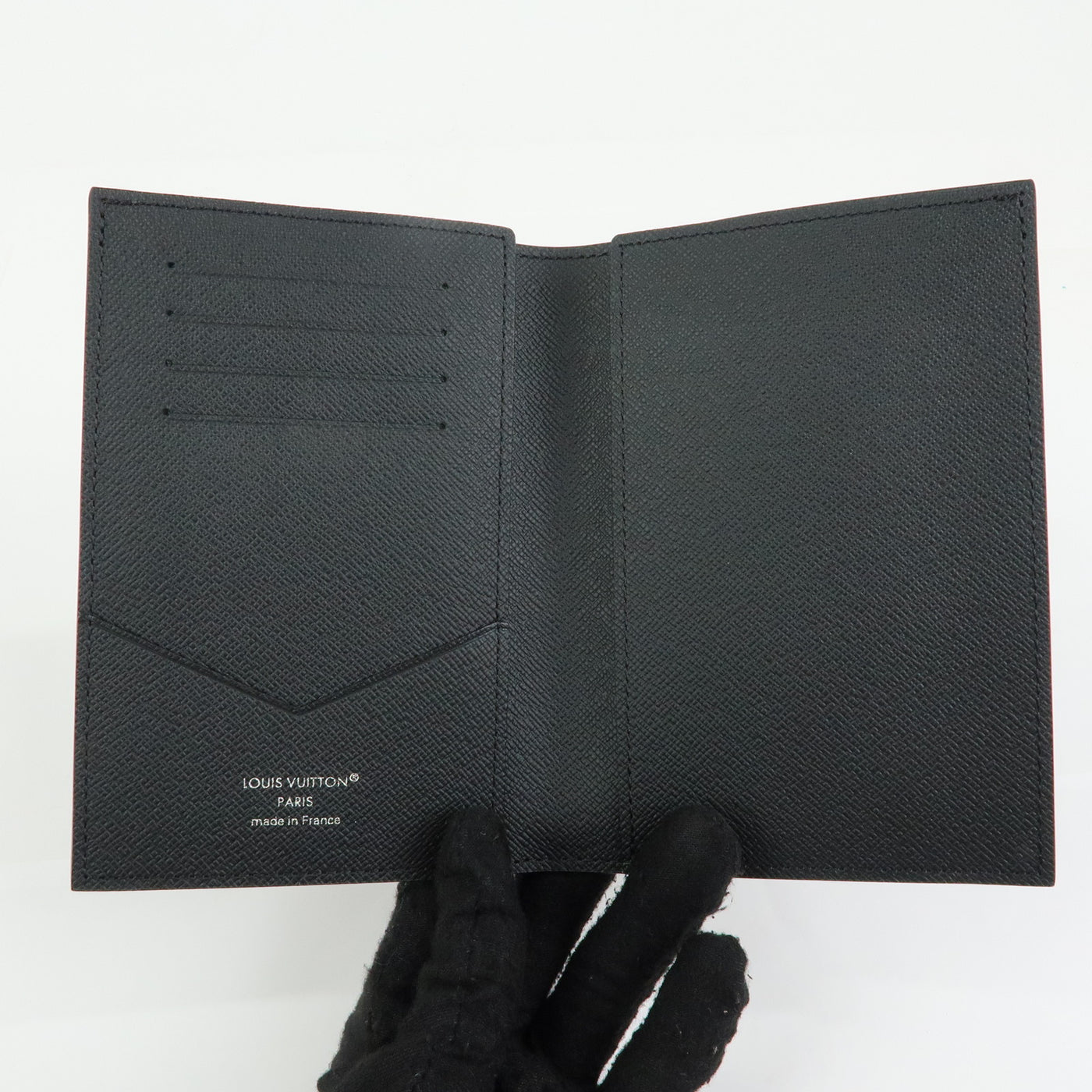 6687 - Louis Vuitton Monogram Eclipse Coverture De Passeport