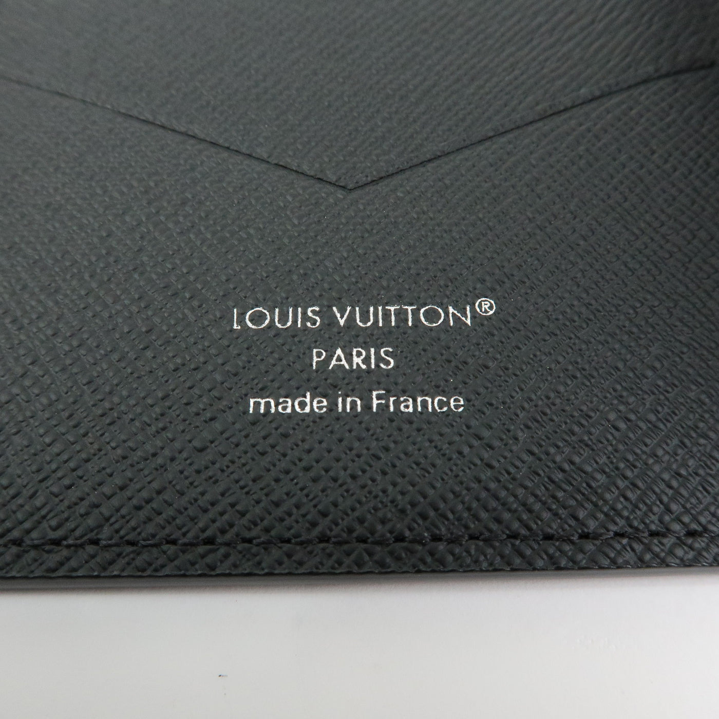 6687 - Louis Vuitton Monogram Eclipse Coverture De Passeport