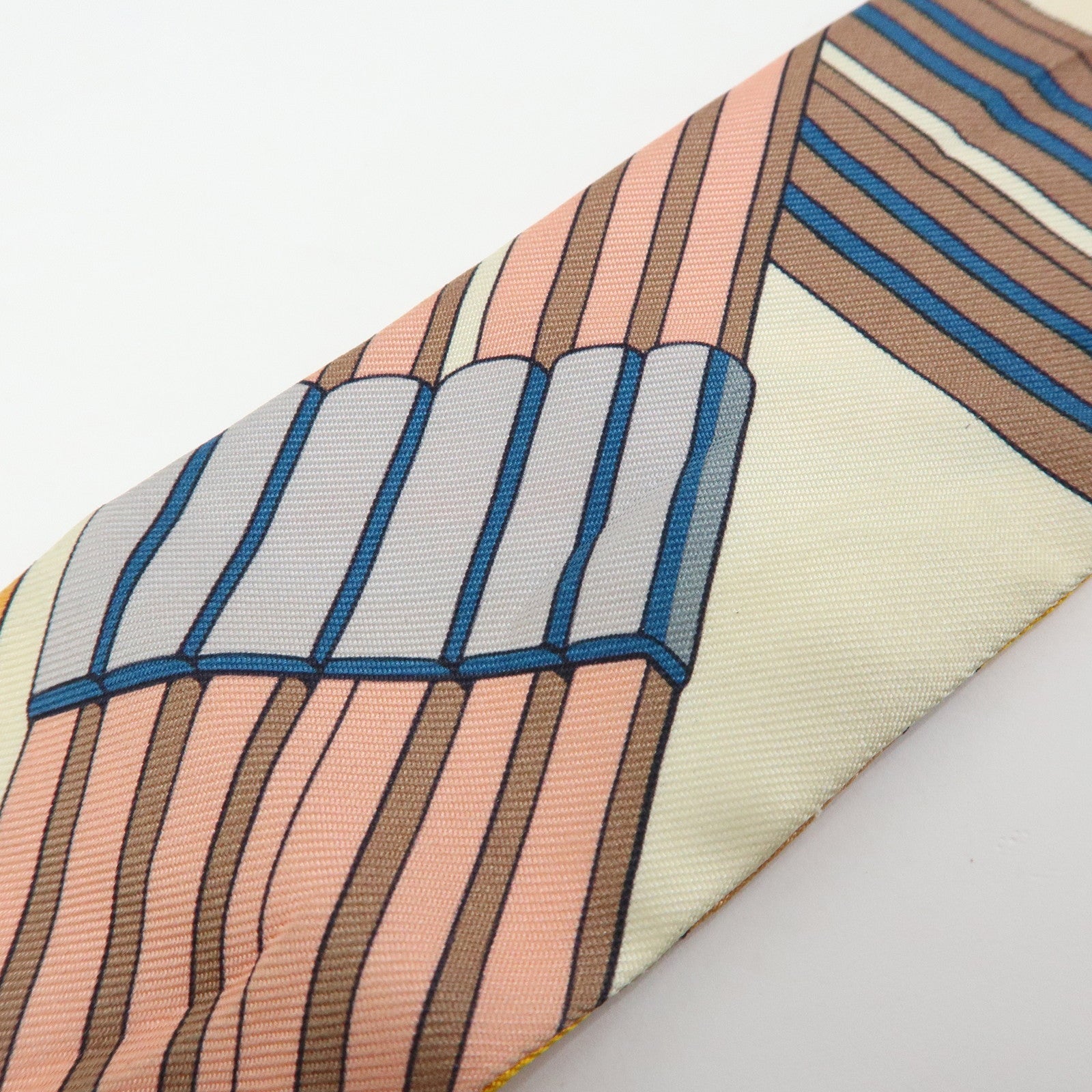 6537 - Hermes 100% Silk Twilly Scarf Sangles En Zigzag