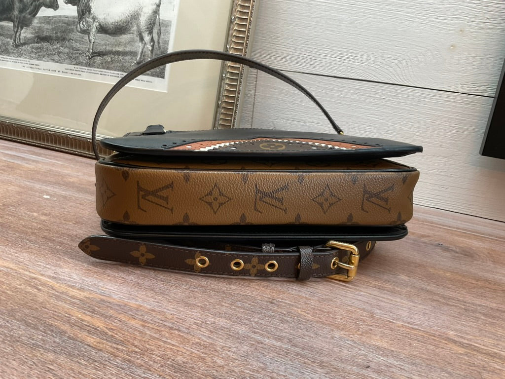 Louis Vuitton Metis Pochette Brogue Reverse Monogram Shoulder Bag Black