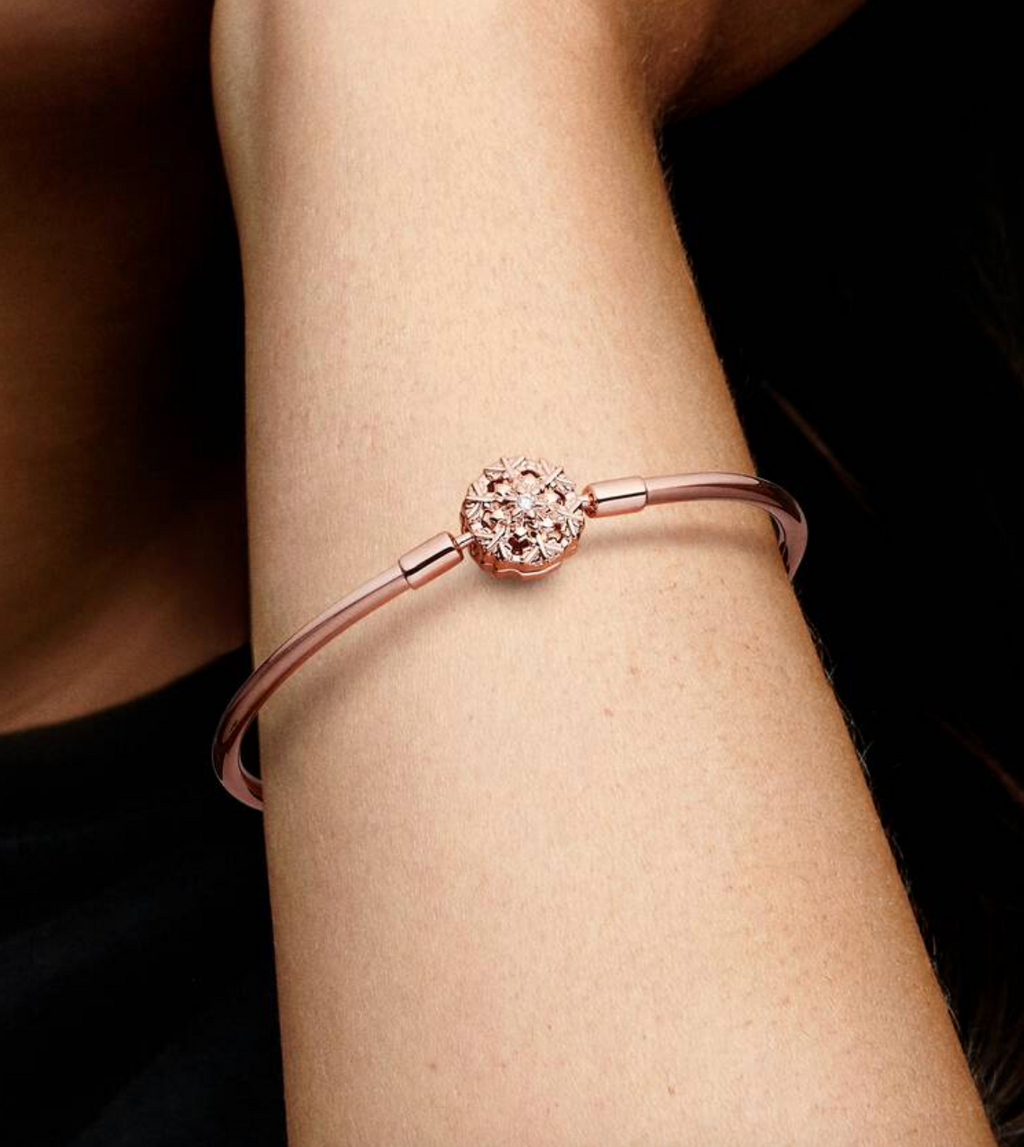 Pandora Moments Sparkling Snowflake Clasp Bangle in Rose Gold - New in Box