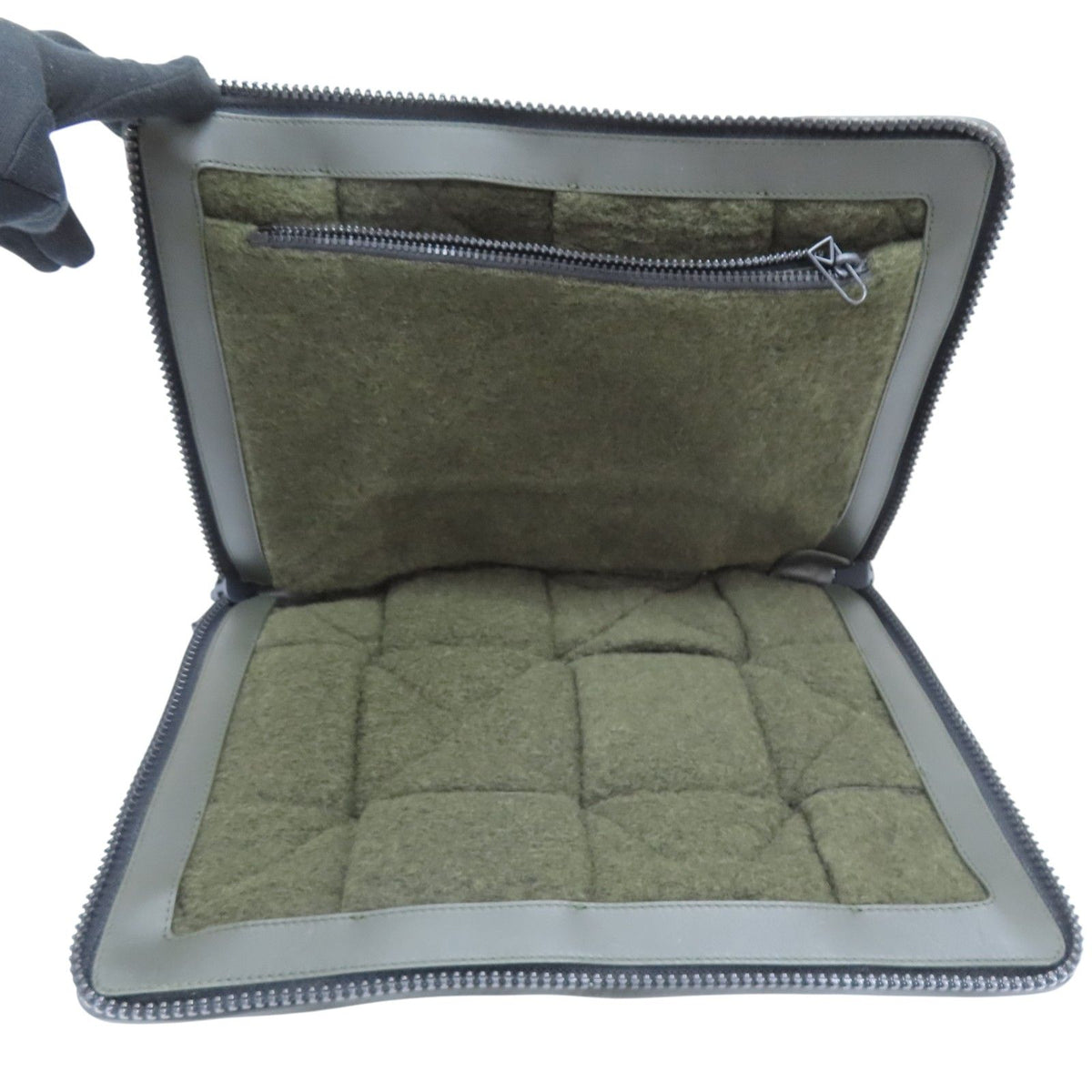 6042 - Bottega Veneta Intrecciato Padded Clutch Dark Green