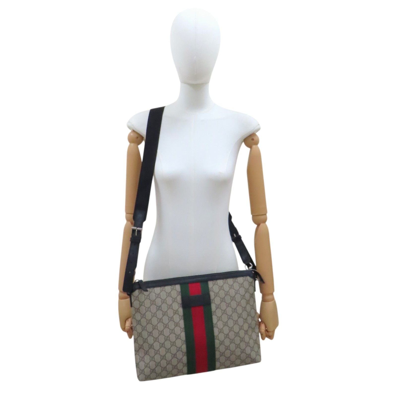 Gucci Supreme Canvas Messenger Olive
