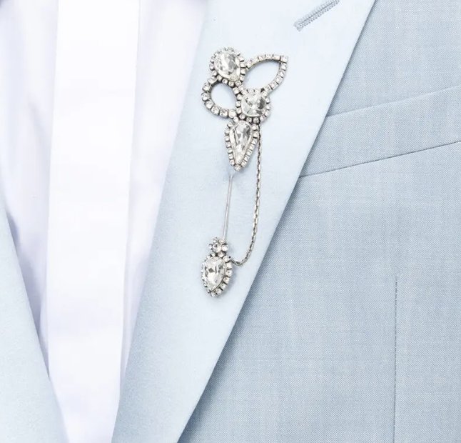 7399 - Alexander McQueen Chandelier Stick Brooch - New