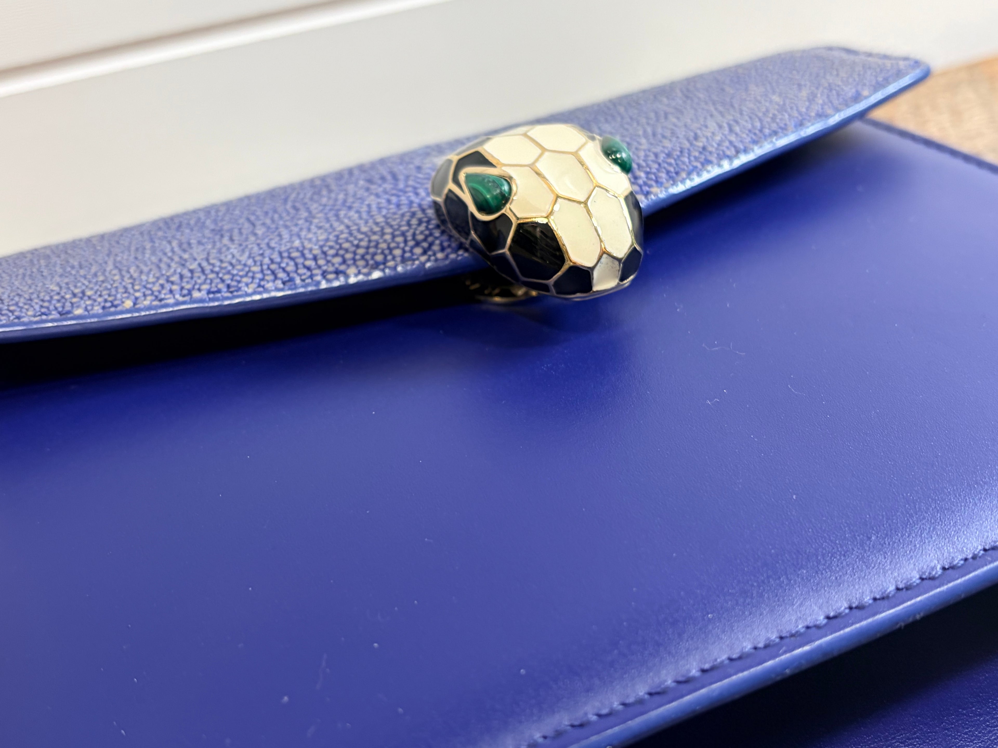 6944 - Bvlgari Serpenti Forever Small Shoulder Bag - Stingray
