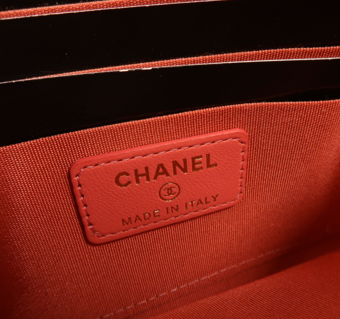 7291 - Chanel Pink Lambskin Leather Camellia Clutch