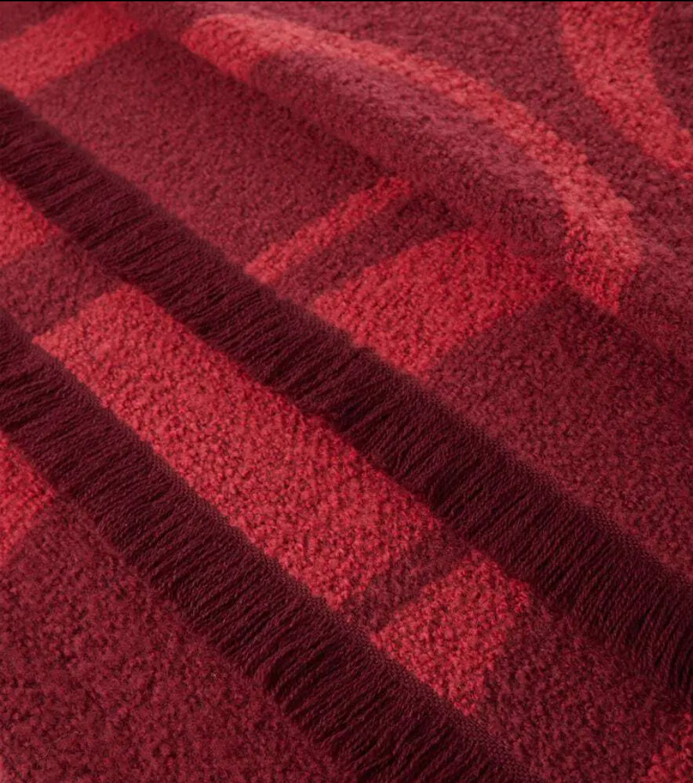 6933 - Gucci Maxi Wool-blend Bouclé Blanket - NWT