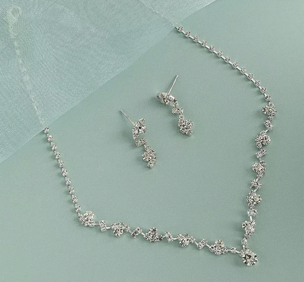 Sohi Opulent Stone Jewelry Set - New in Box - Silver Tone