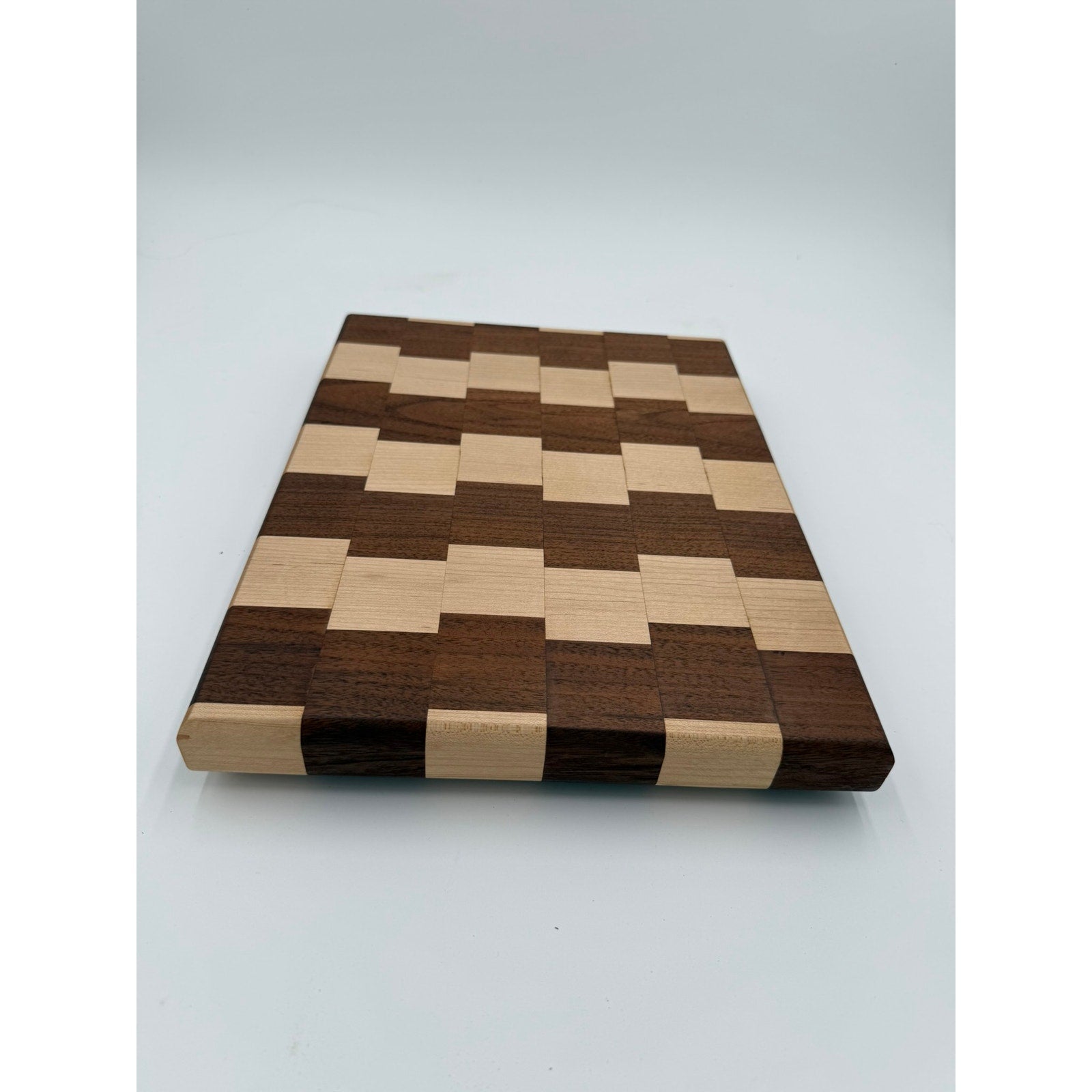Hardwood Cutting Board - Face Grain Pattern - Maple and Walnut