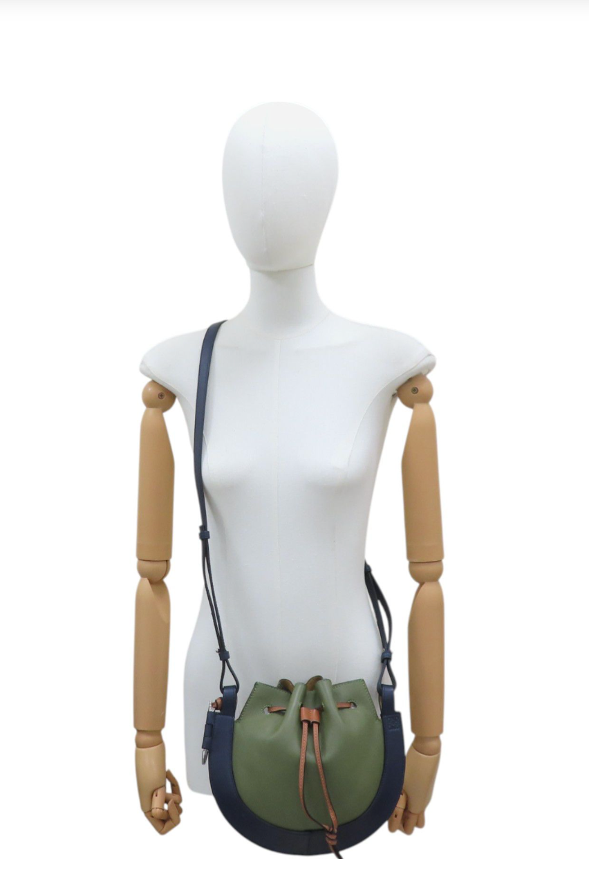 6640 - Loewe Horseshoe Shoulder Bag