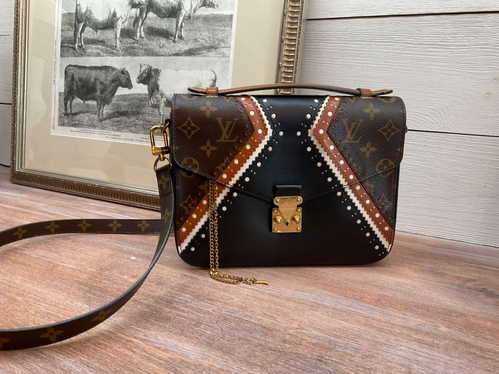 Louis Vuitton Metis Pochette Brogue Reverse Monogram Shoulder Bag Black