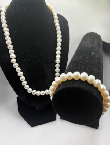 Genuine Pearl Necklace and Stretch Bracelet Set - NWOT - Retail $500
