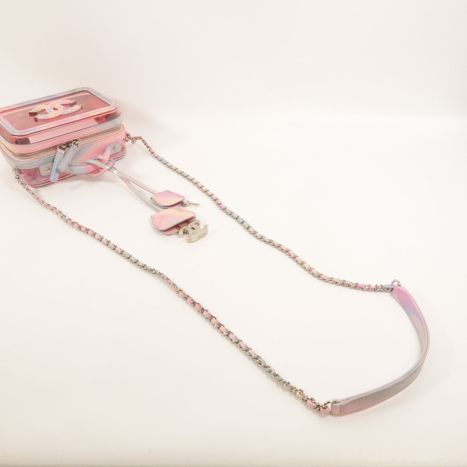 6938 - Chanel Pvc Patent Lambskin Small CC Vanity Case Pink