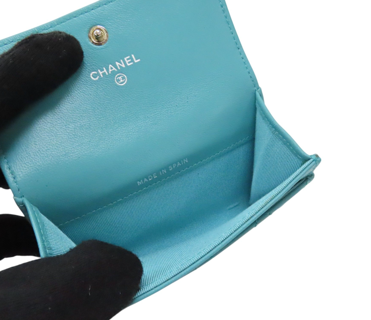 6635 - Chanel Card Wallet Quilted Lambskin