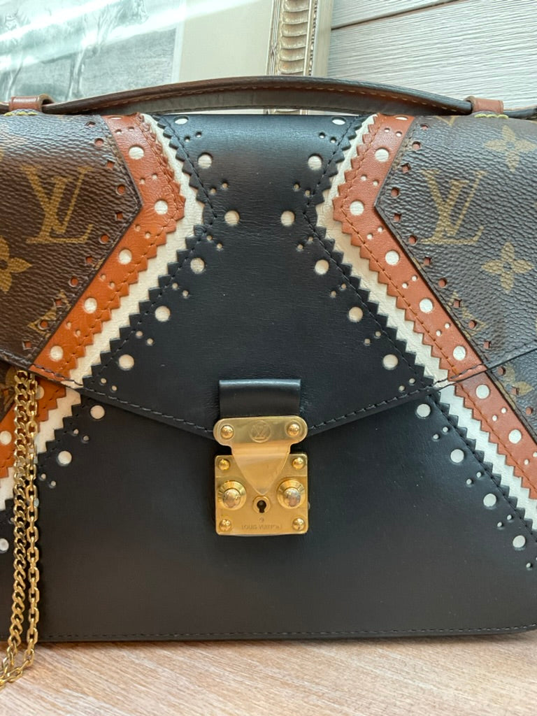 Louis Vuitton Metis Pochette Brogue Reverse Monogram Shoulder Bag Black