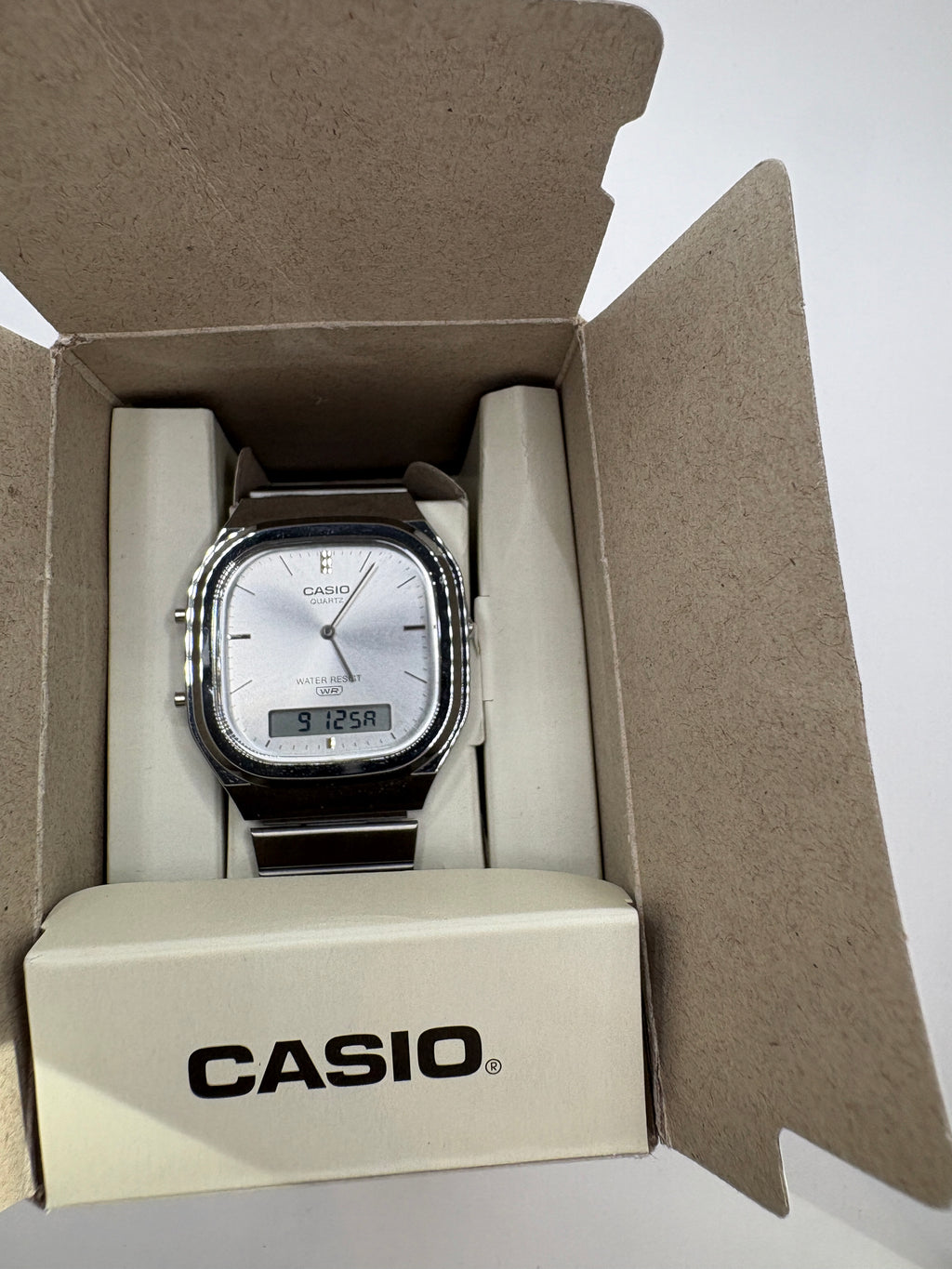 Casio AQ-240E-7A Vintage Analog-Digital Silver Stainless Steel Quartz WR