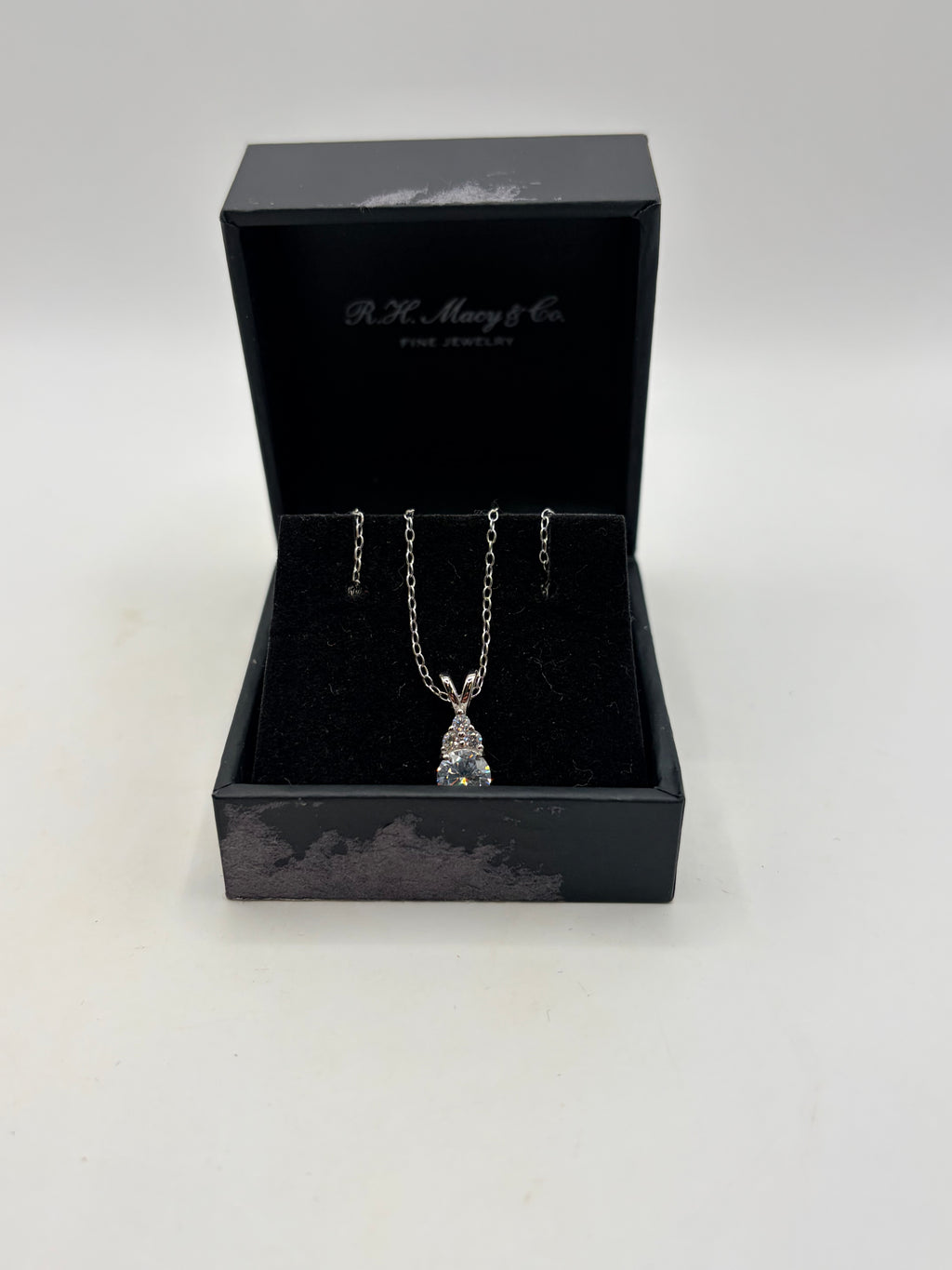 R.H. Macy & Co. Fine Jewelry Silver-Tone Pendant Necklace with Box Women's