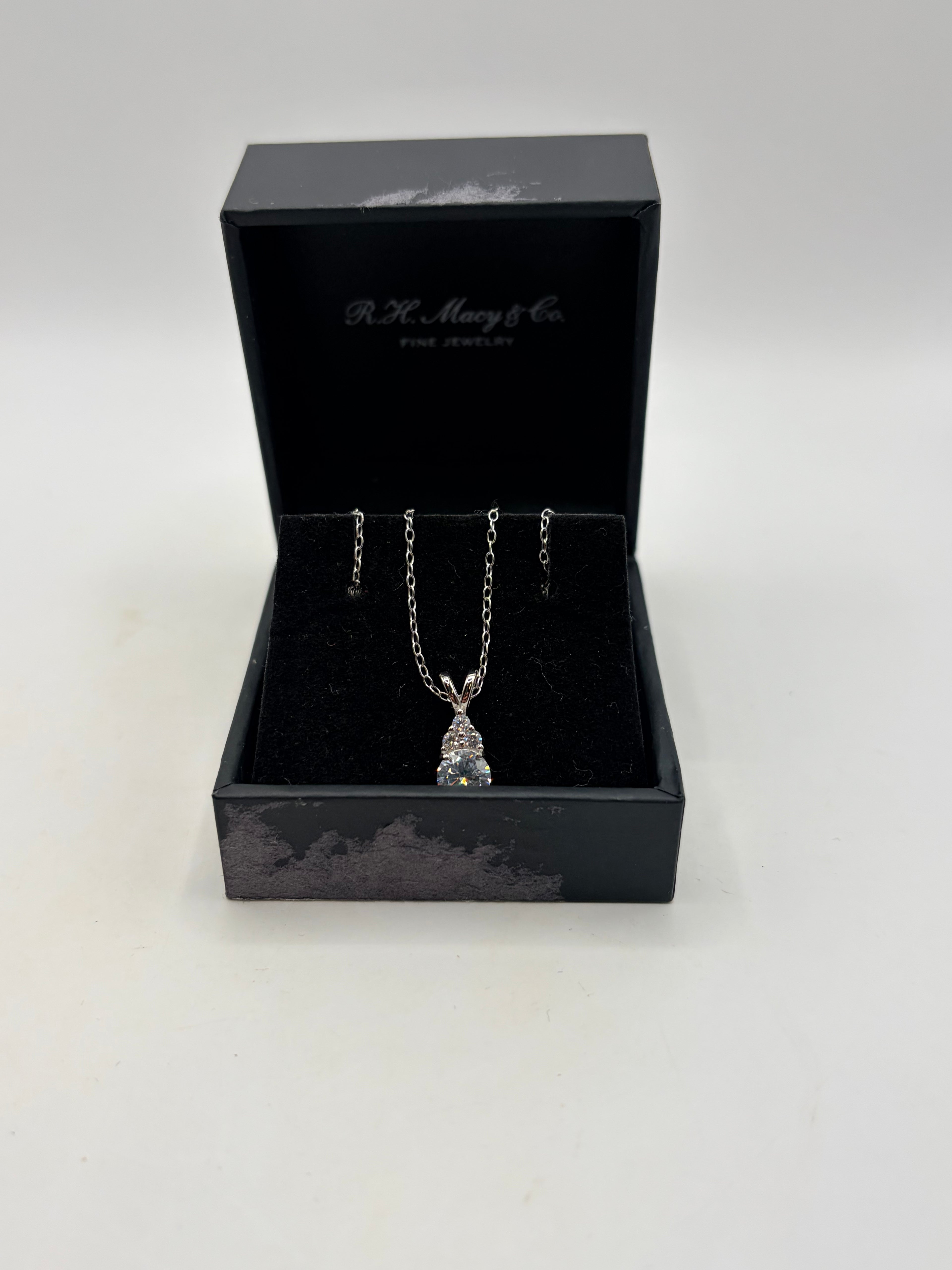 R.H. Macy & Co. Fine Jewelry Silver-Tone Pendant Necklace with Box Women's
