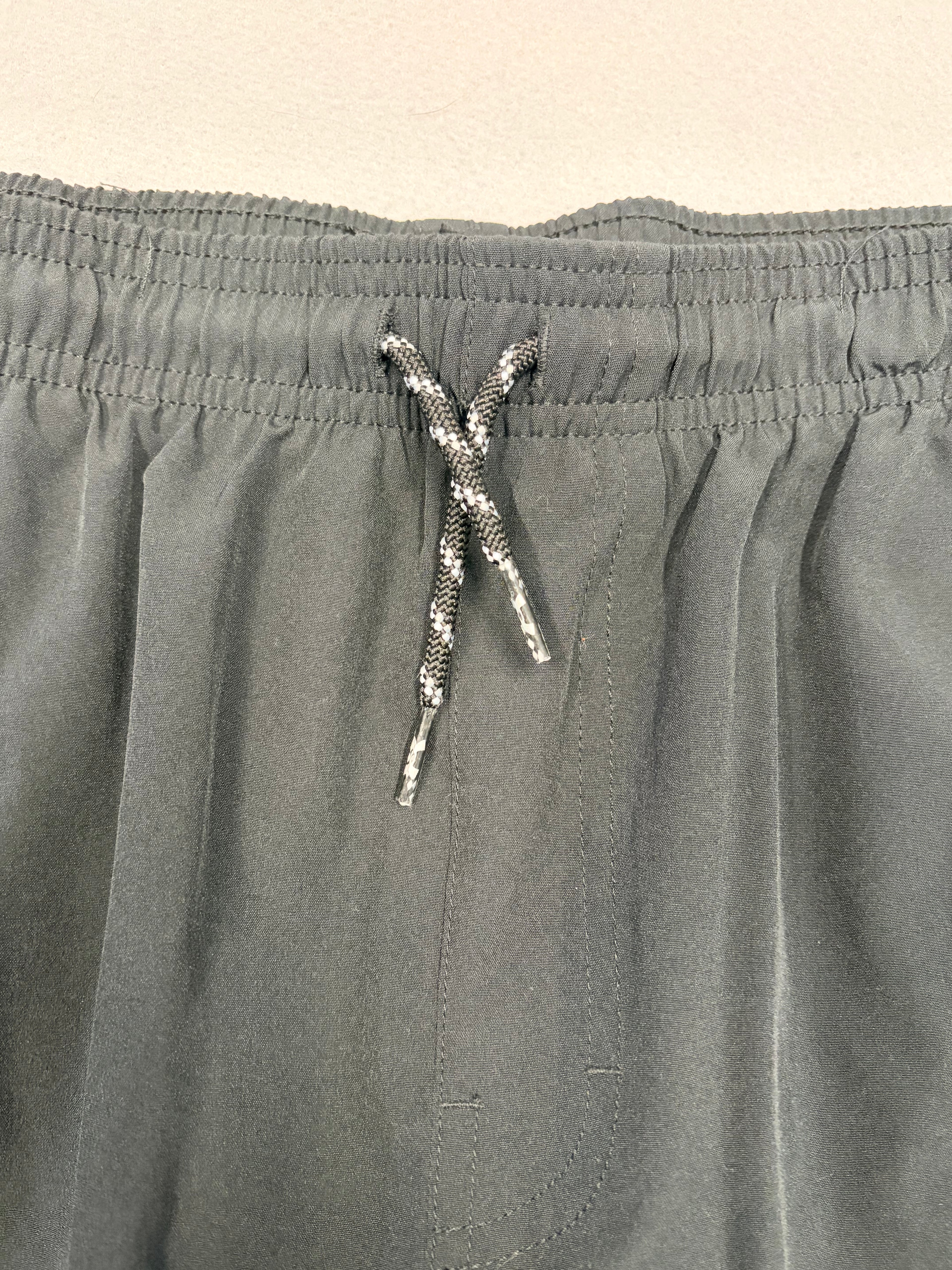 Under Armour Black Athletic Shorts YXL Drawstring Waist UA Logo