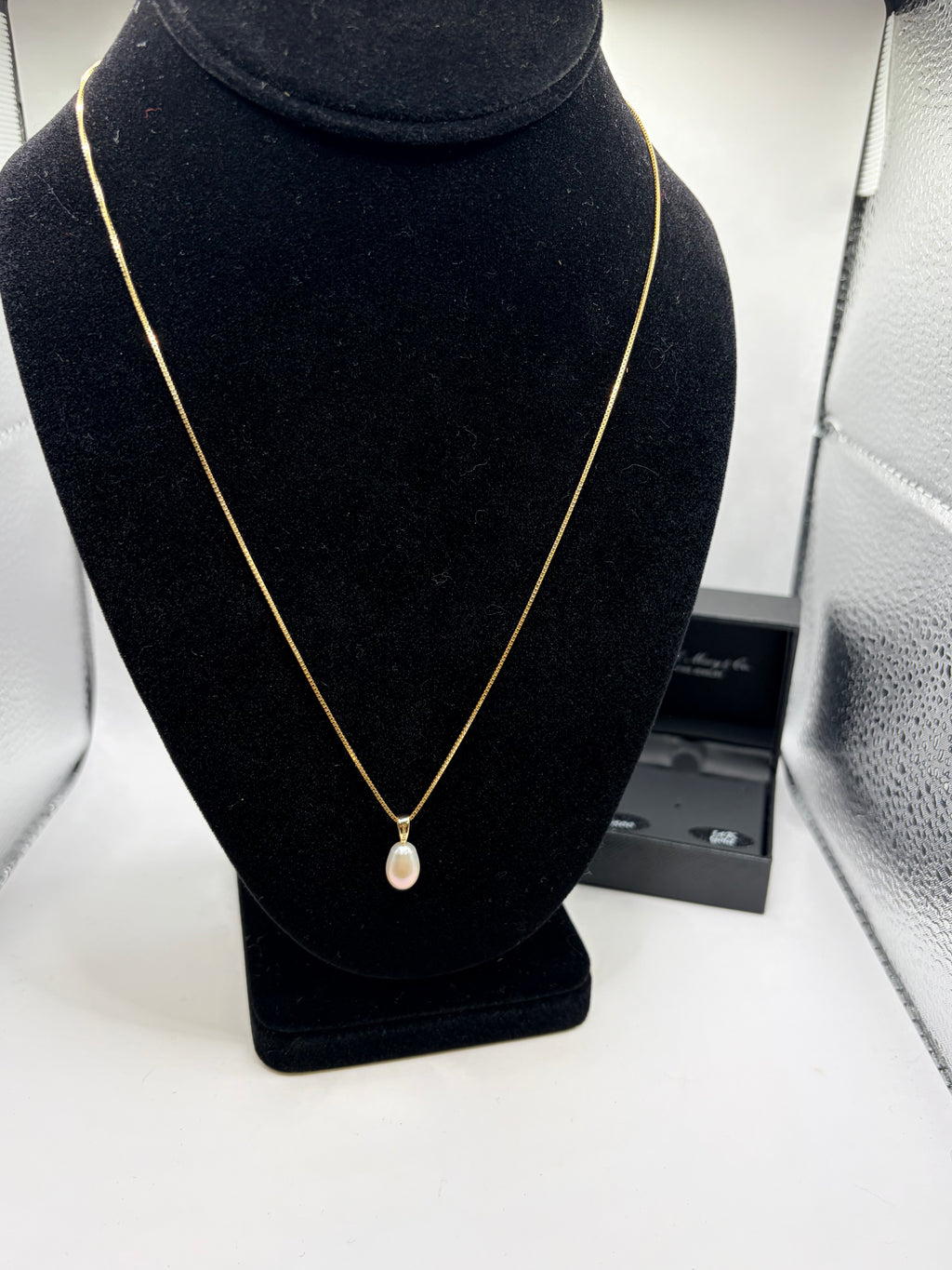 Macy's R.H. Macy & Co. 14K Gold Pearl Pendant Necklace Box Women's