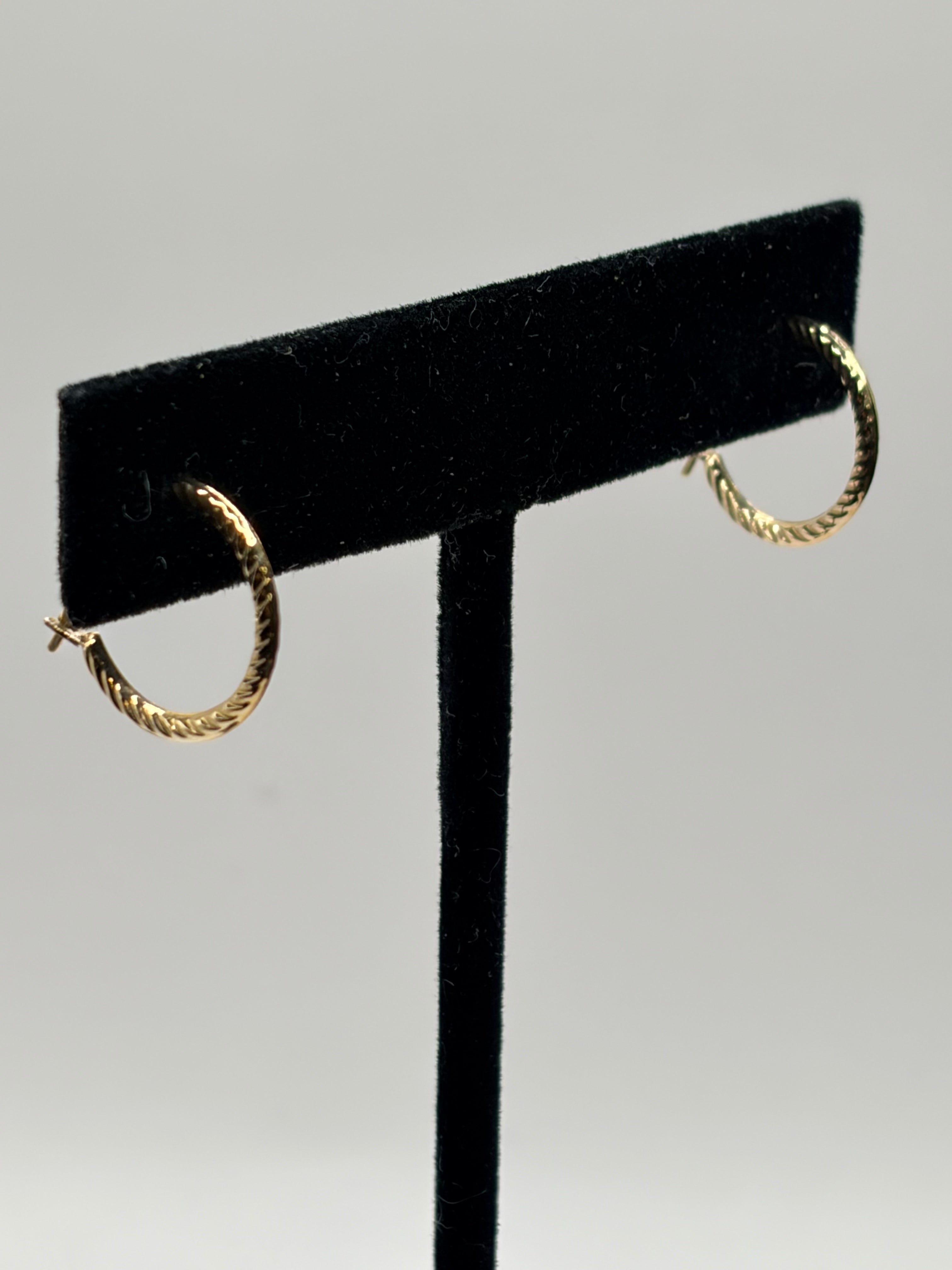 Macy's Polished Ribbed Textured Extra Small Hoop Earrings in 10k Gold, 15mm NIB
