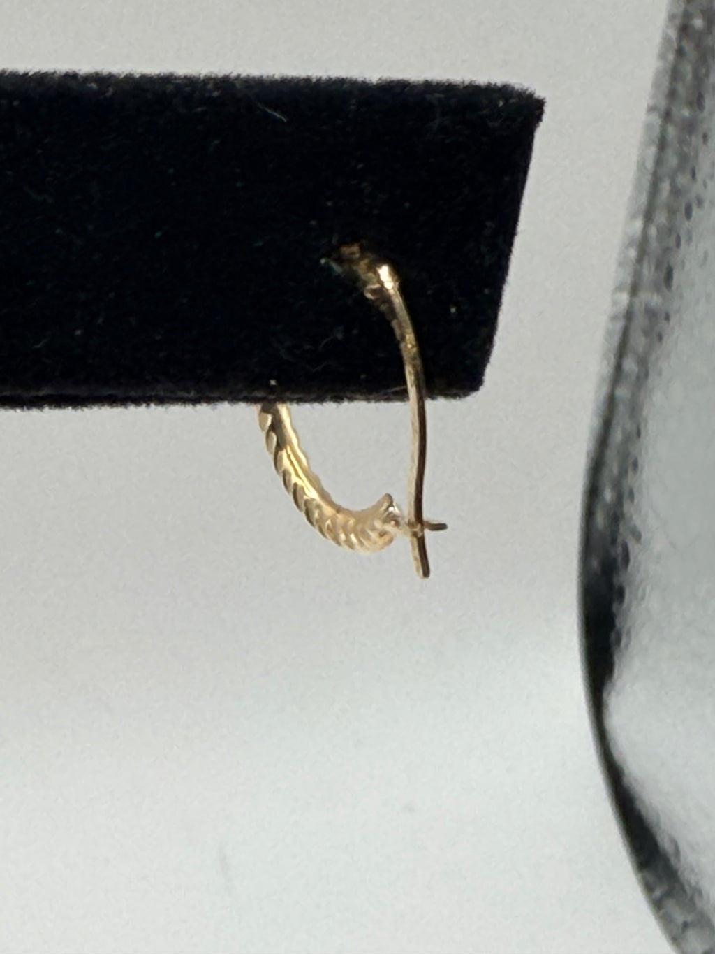 Macy's Polished Ribbed Textured Extra Small Hoop Earrings in 10k Gold, 15mm NIB