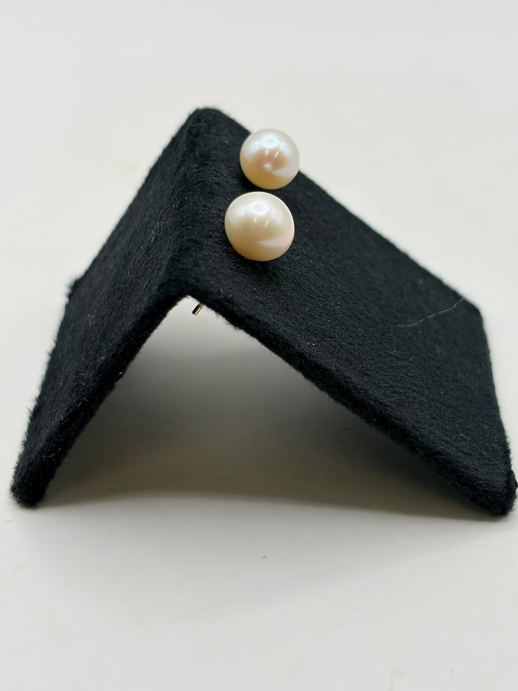 R.H. Macy and Co. Fine Jewelry Belle de Mer White Pearl Stud Earrings in 14k Gold - NIB