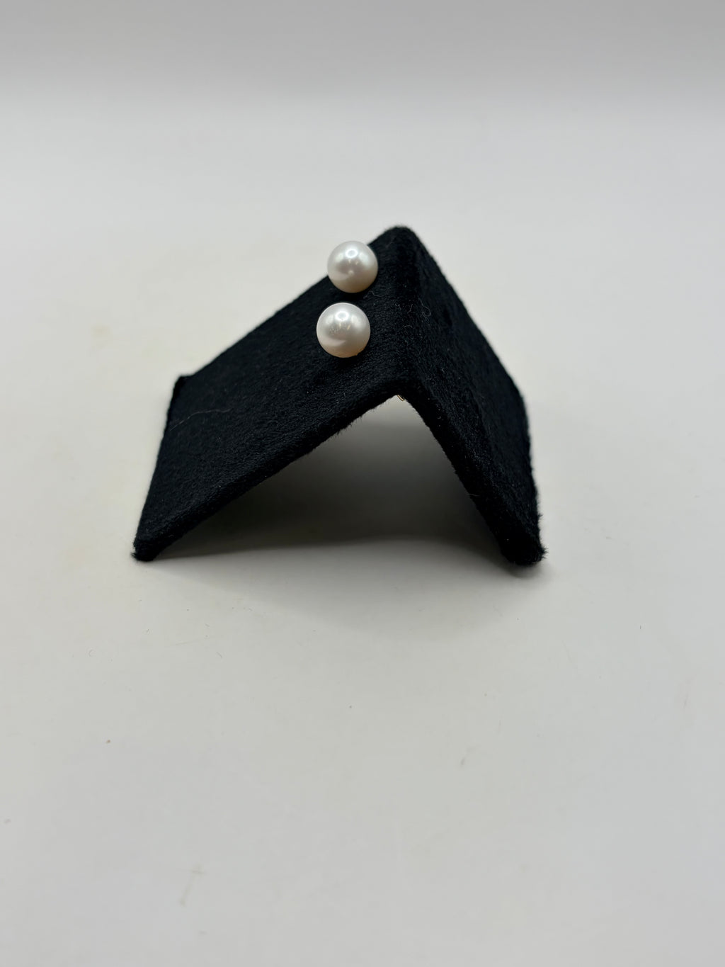 R.H. Macy and Co. Fine Jewelry Belle de Mer White Pearl Stud Earrings in 14k Gold - NIB