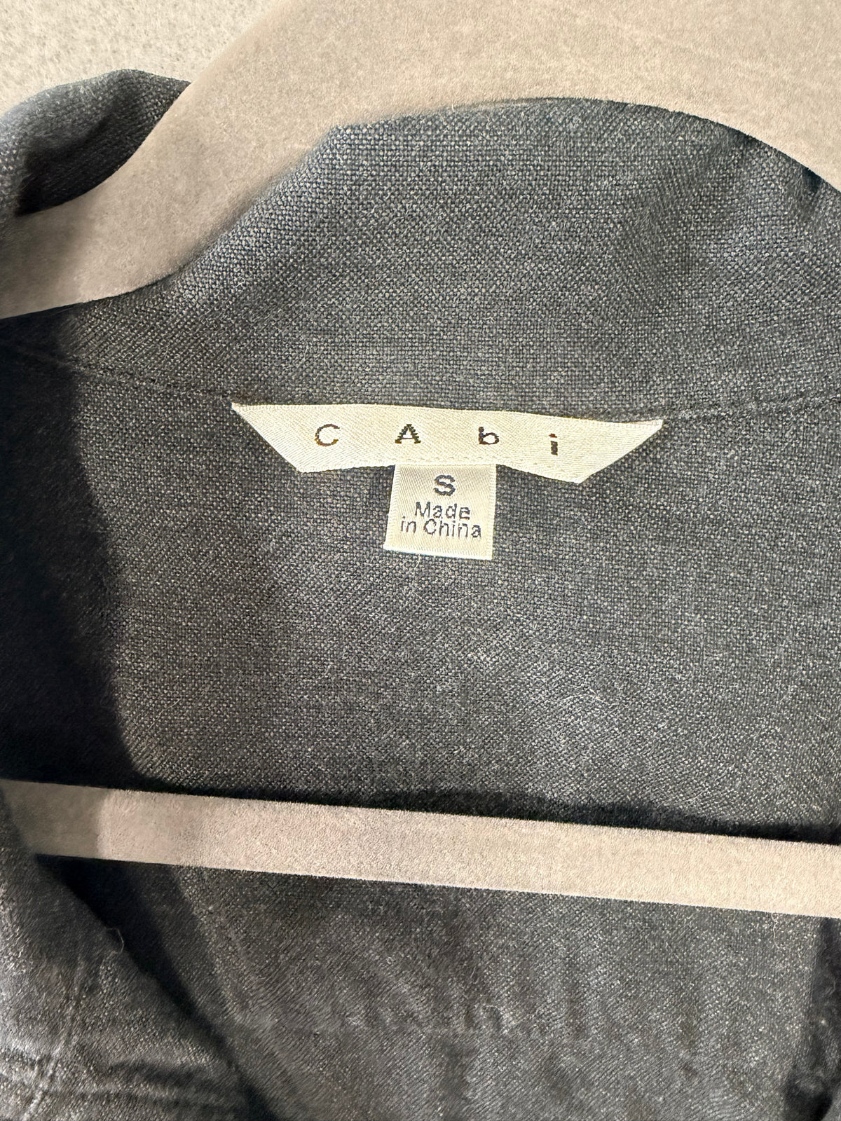 CURATED by Kira Cabi charcoal gray cotton blend utility jacket size S brand label detail