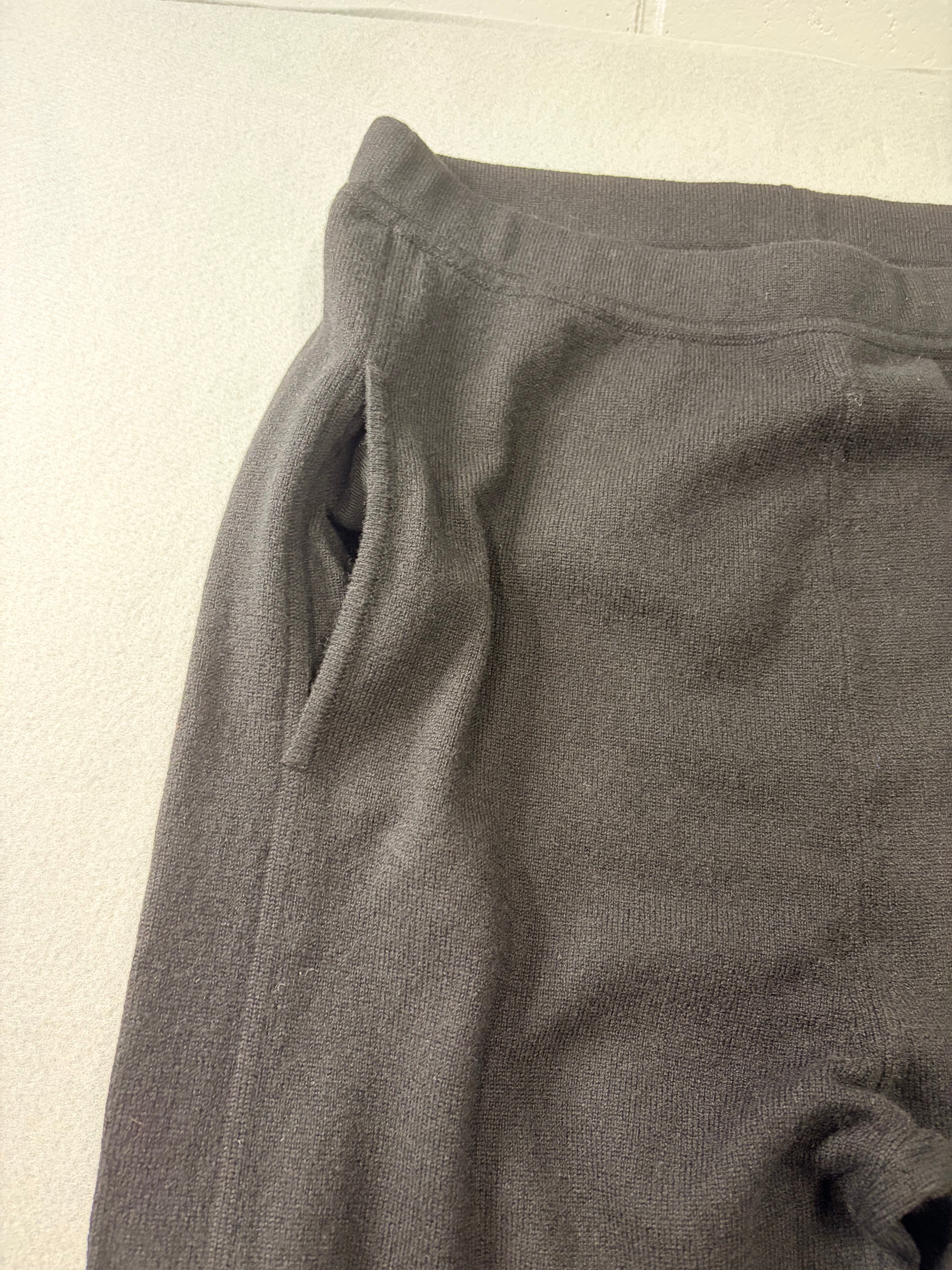 Saint Laurent 768442 YALL2 1000 Cashmere Jogger Pants Black L