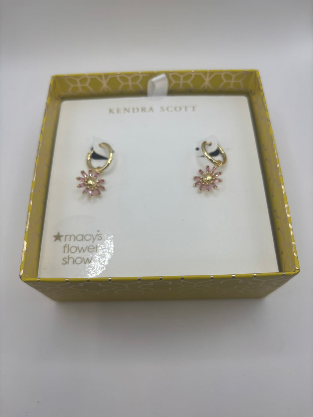 Kendra Scott Macy's Flower Show Madison Daisy Earrings - New in Box