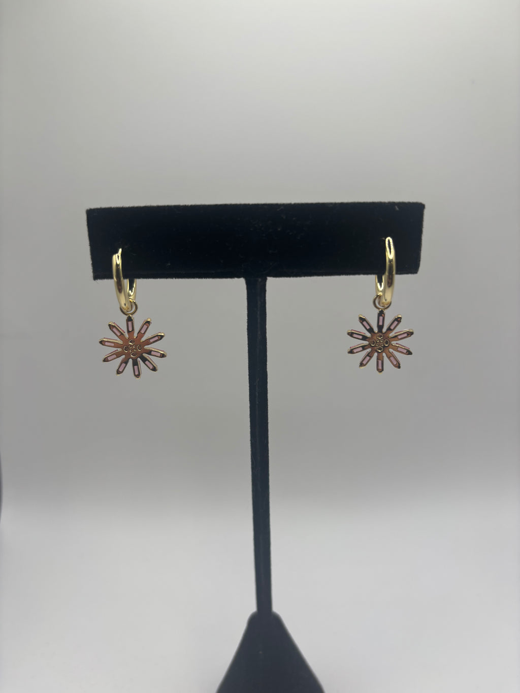 Kendra Scott Macy's Flower Show Madison Daisy Earrings - New in Box