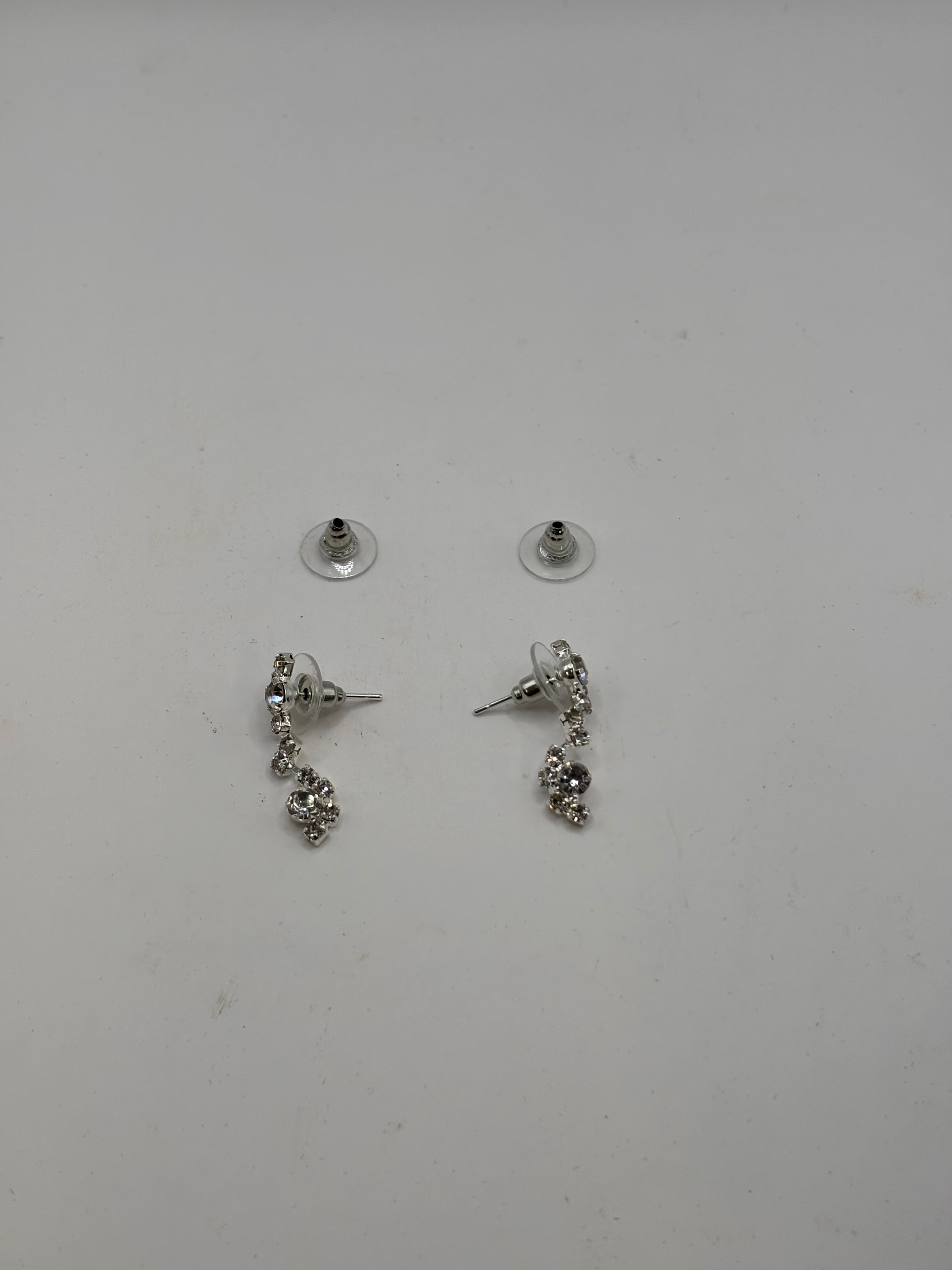 Sohi Opulent Stone Jewelry Set - New in Box - Silver Tone