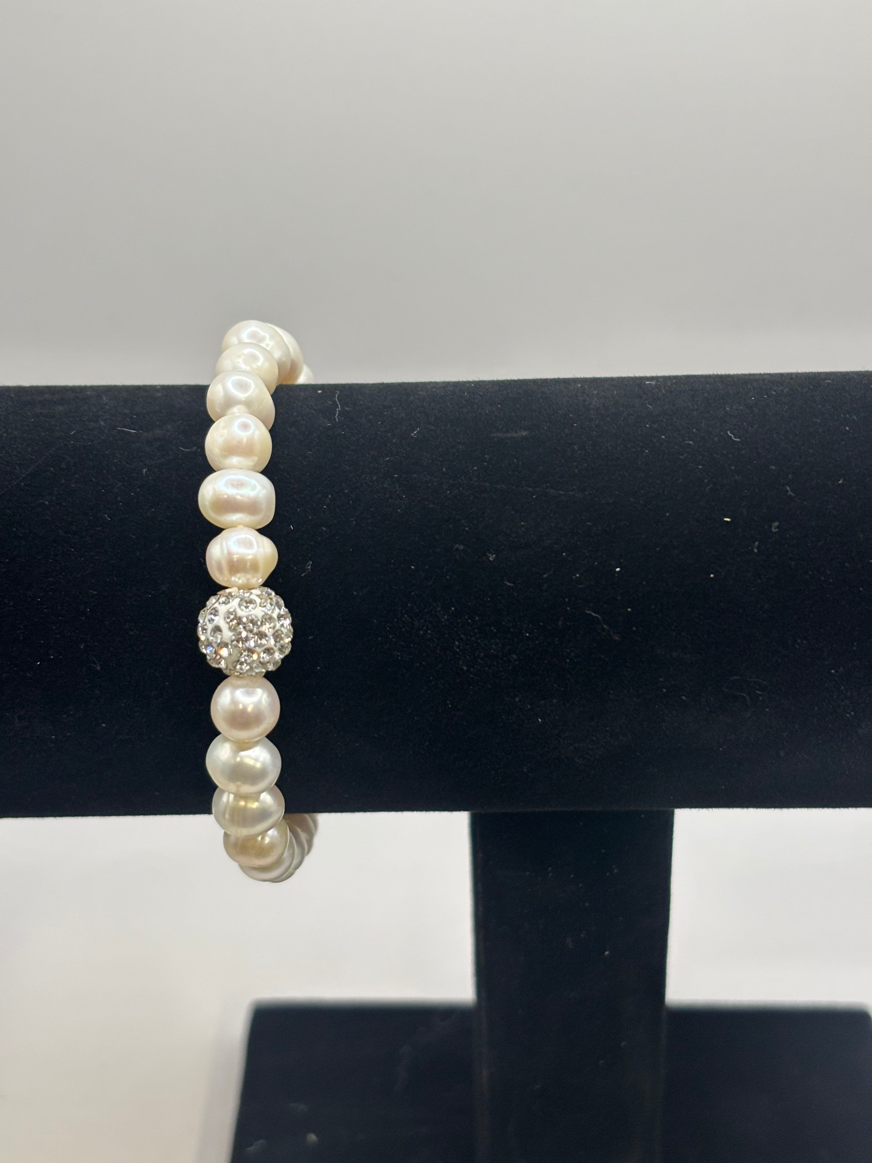 Macys Cultured Freshwater Pearl (7mm) & Crystal Bracelet & Earring Set - New in Box