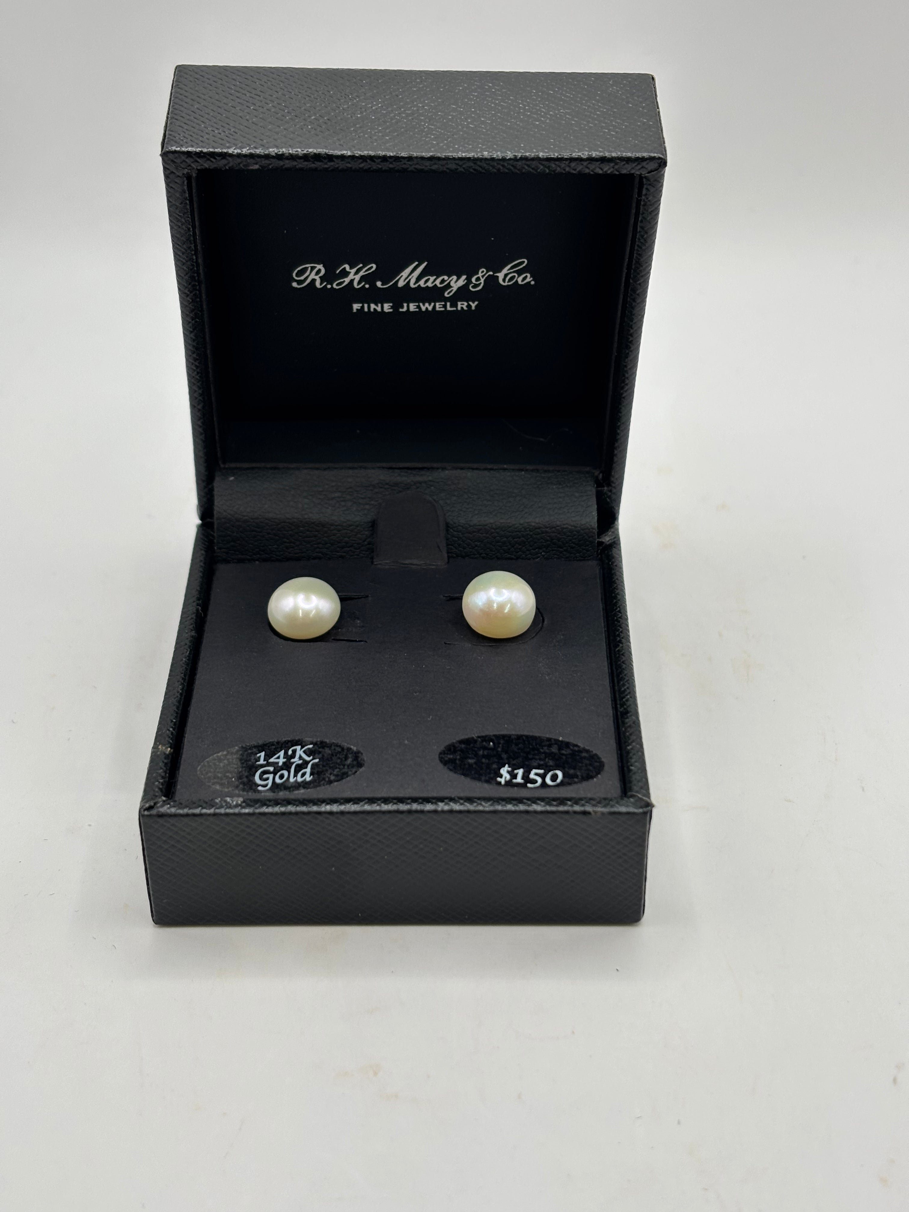 Belle de Mer Cultured Freshwater Pearl Stud Earrings (9mm) in 14k Gold