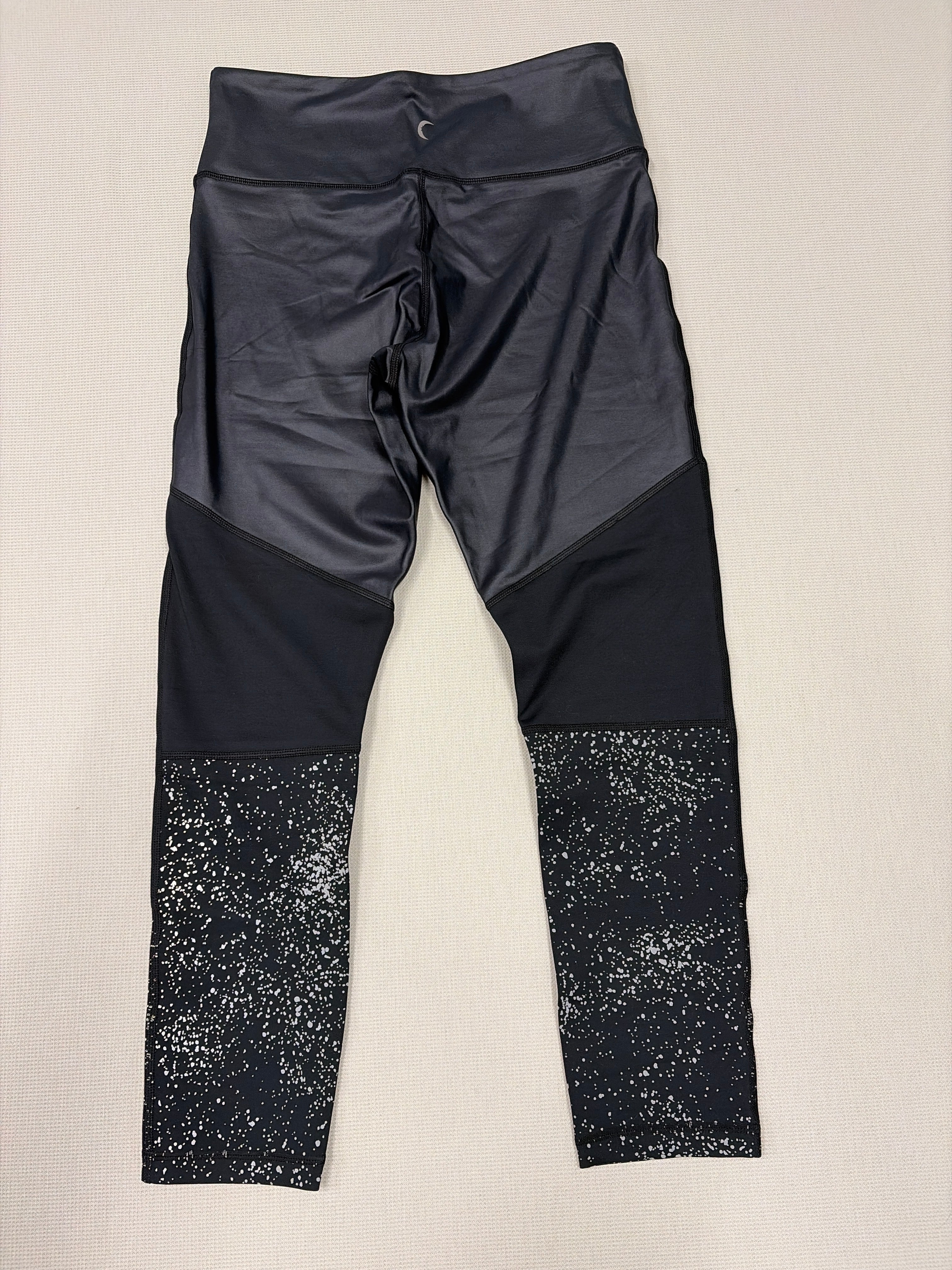 ZYIA Active Black Reflective Metallic Light n Tight Hi-Rise Leggings. Size 8-10