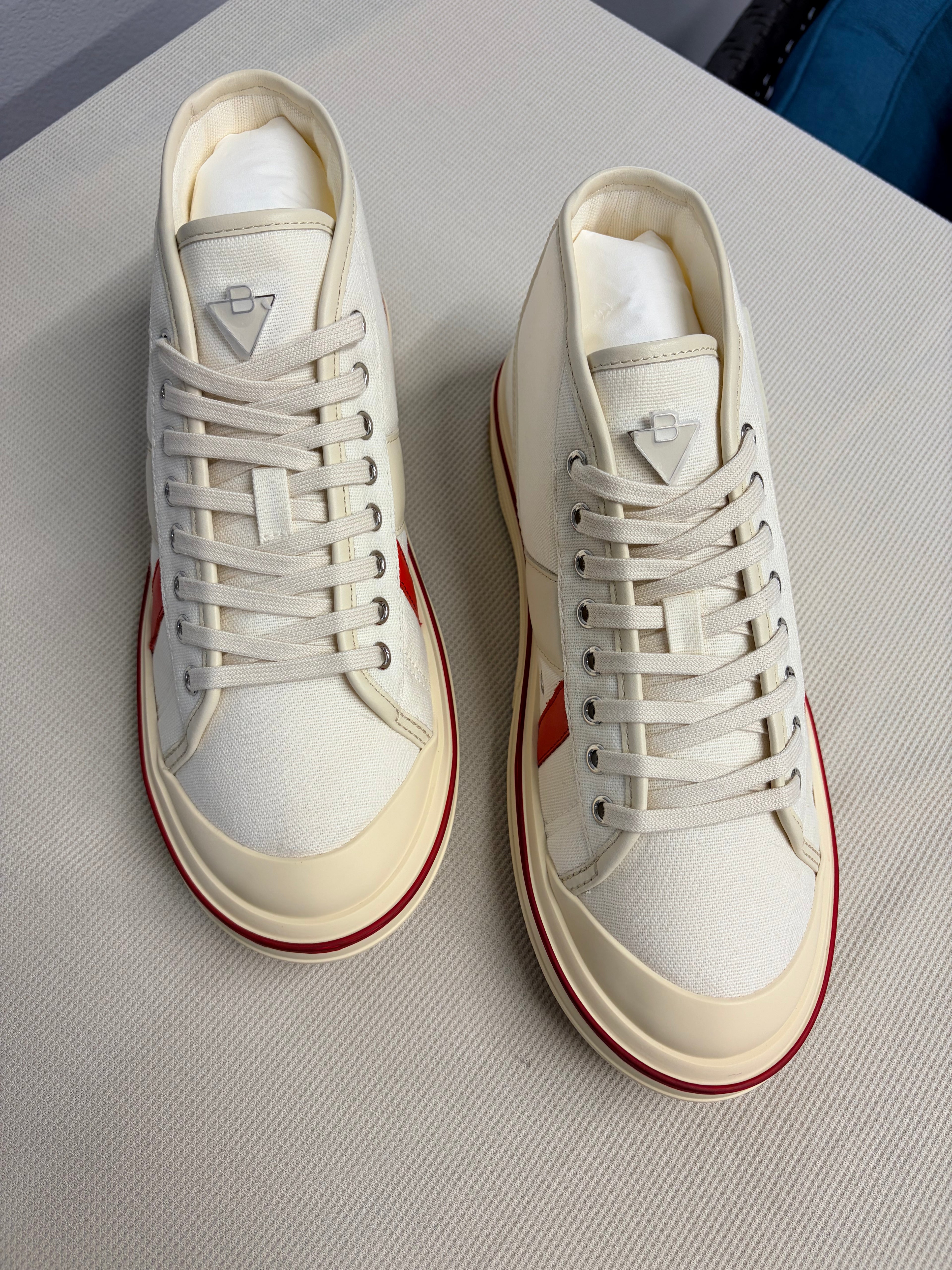 6843 - Bottega Veneta White Canvas Platform Sneakers Lace Up - Size 41 - New in Box