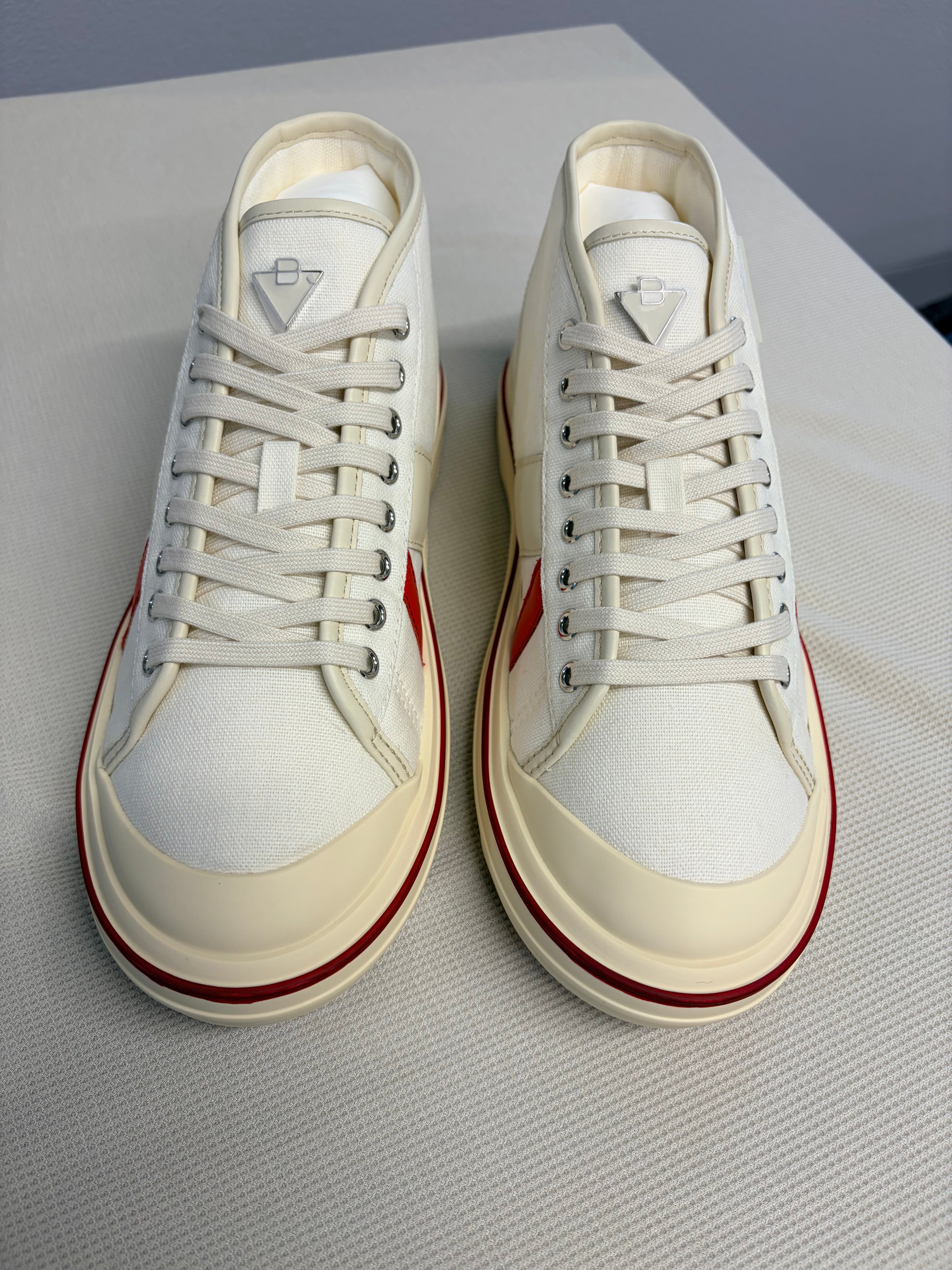 6843 - Bottega Veneta White Canvas Platform Sneakers Lace Up - Size 41 - New in Box