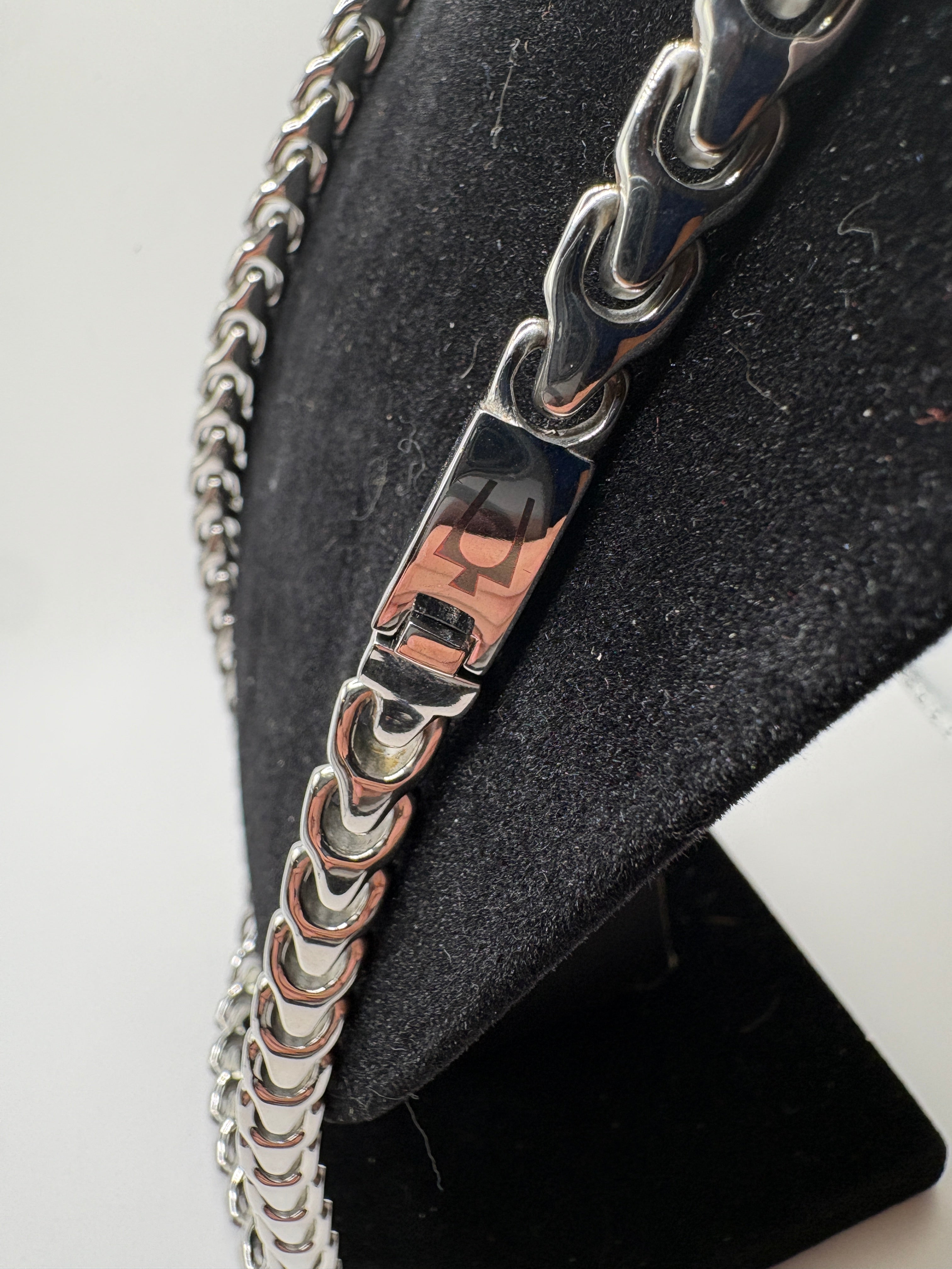 Bulova Men's Link Chain 22" Necklace in Stainless Steel - NWT