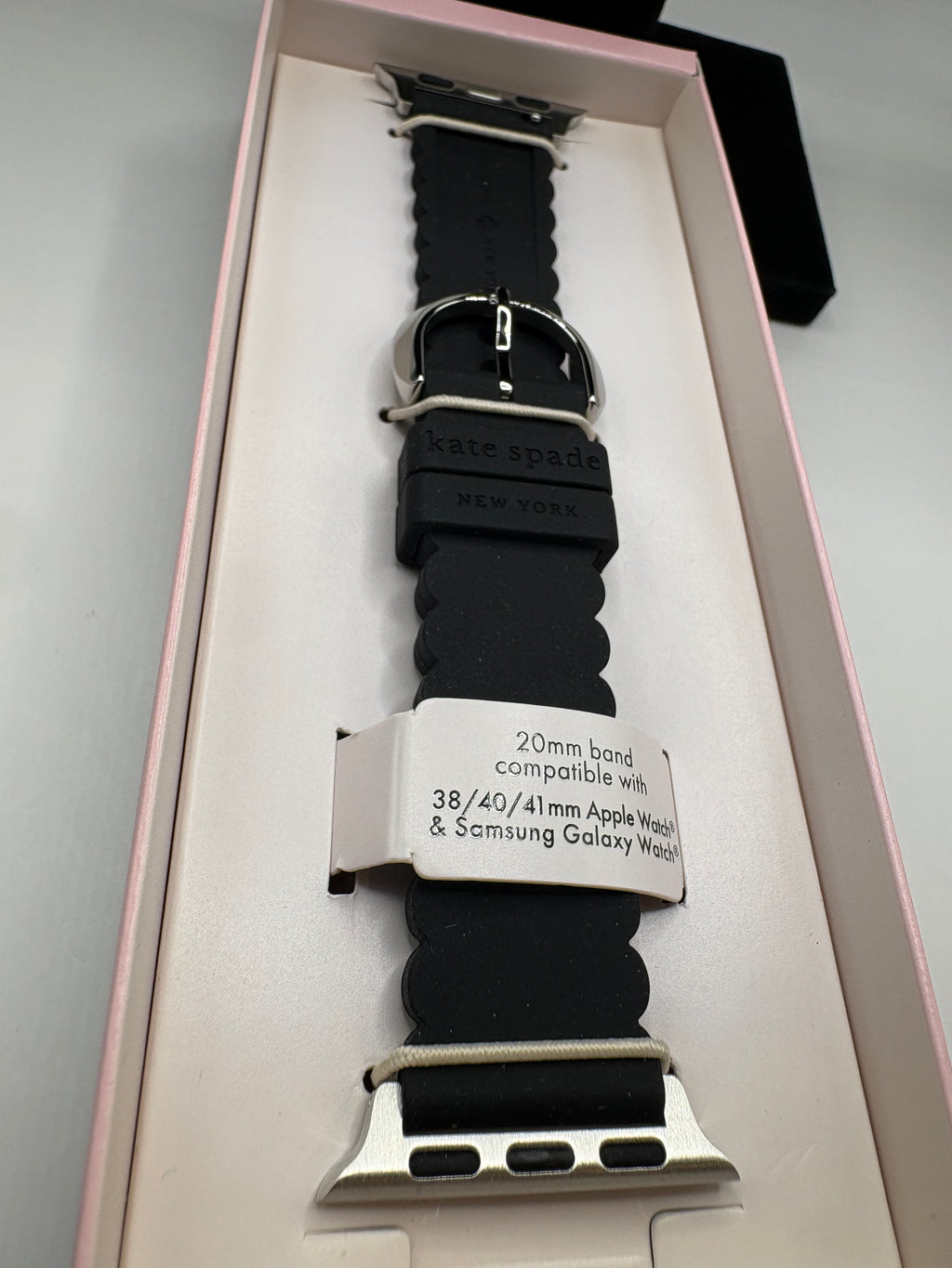 Kate Spade New York KSS0018 Scallop Black 38/40/41mm Silicone Band