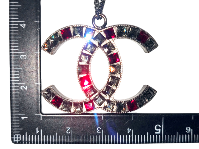 6873 - Chanel CC Coco Mark Large Crystal Rhinestone Necklace Silver