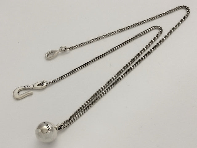 6813 - Chanel Silver Ball Pendant Necklace 38cm Curb Chain