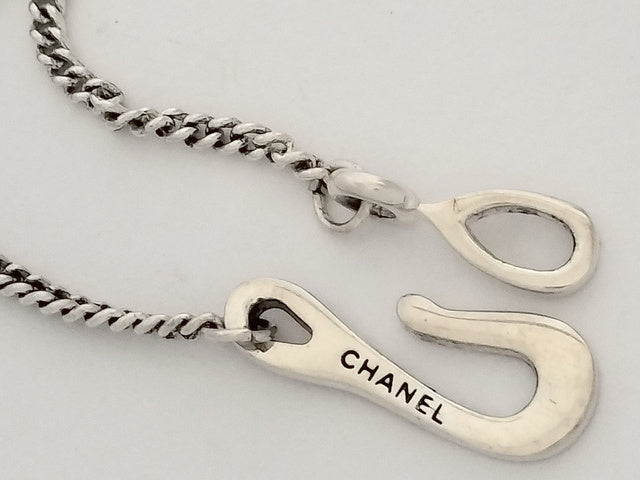 6813 - Chanel Silver Ball Pendant Necklace 38cm Curb Chain